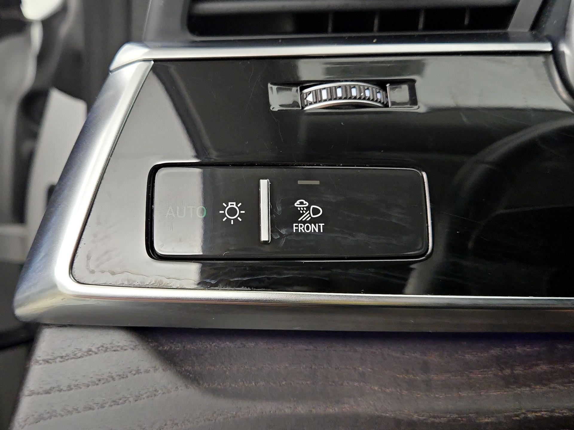 Thumbnail: 2023 Audi Q8 - 13