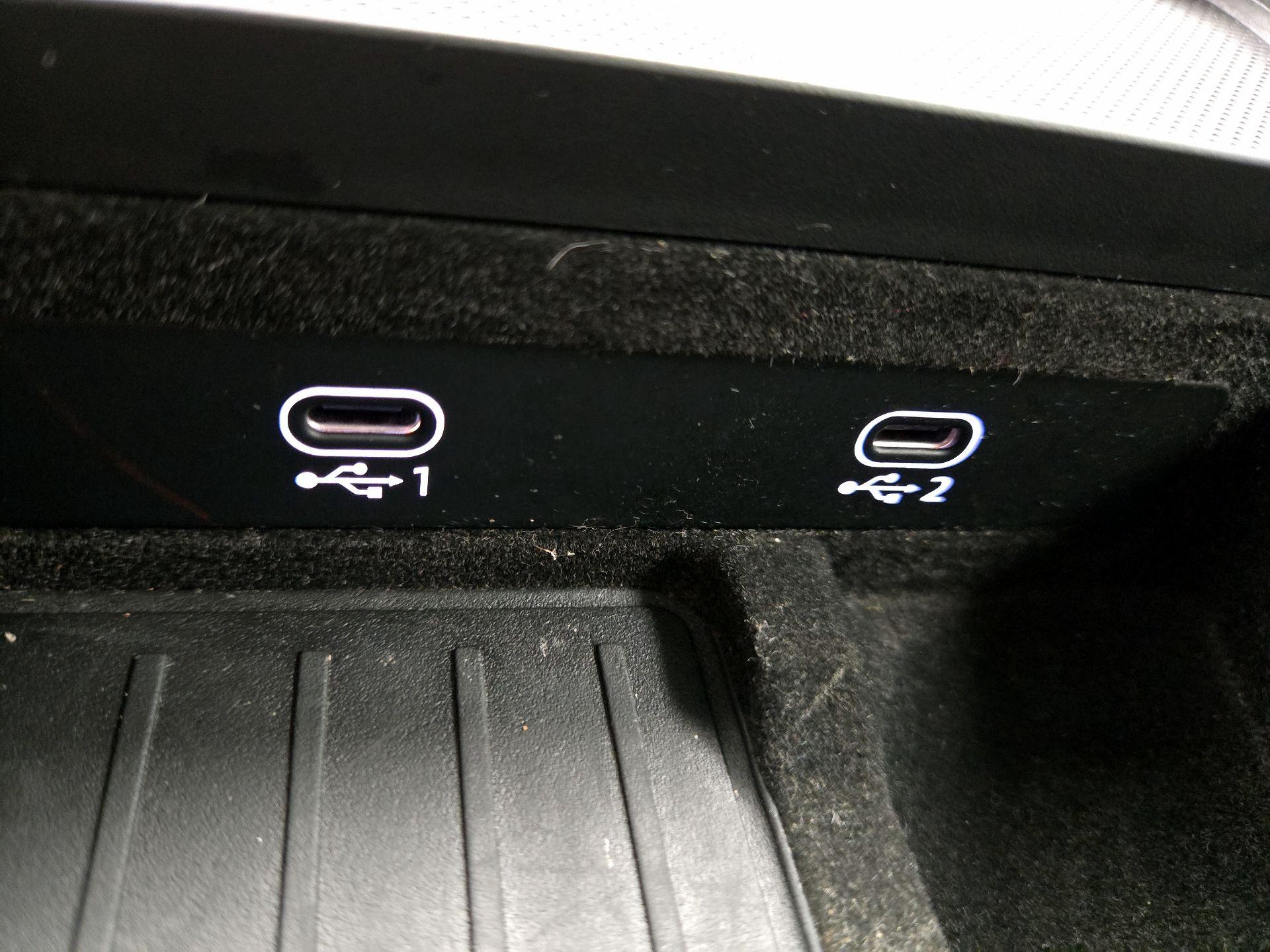 Thumbnail: 2023 Audi Q8 - 19