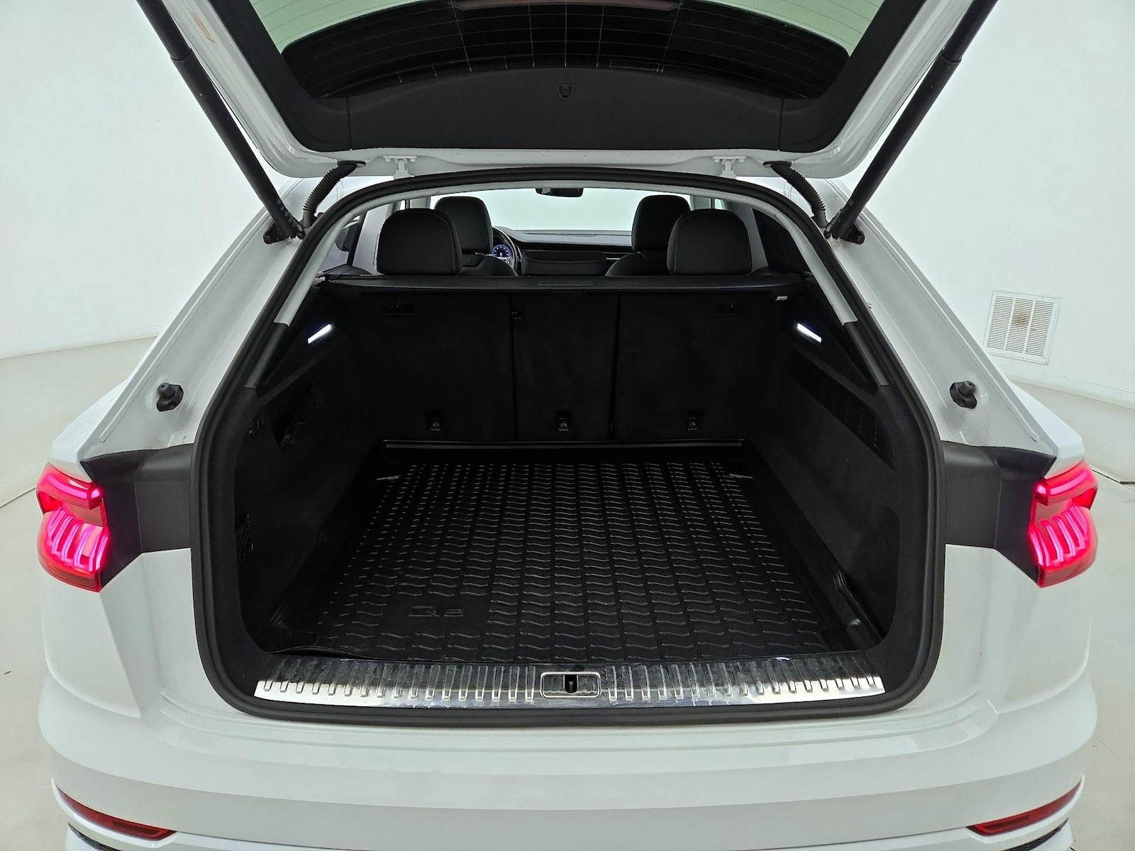 2023 Audi Q8 Prestige - Photo 23