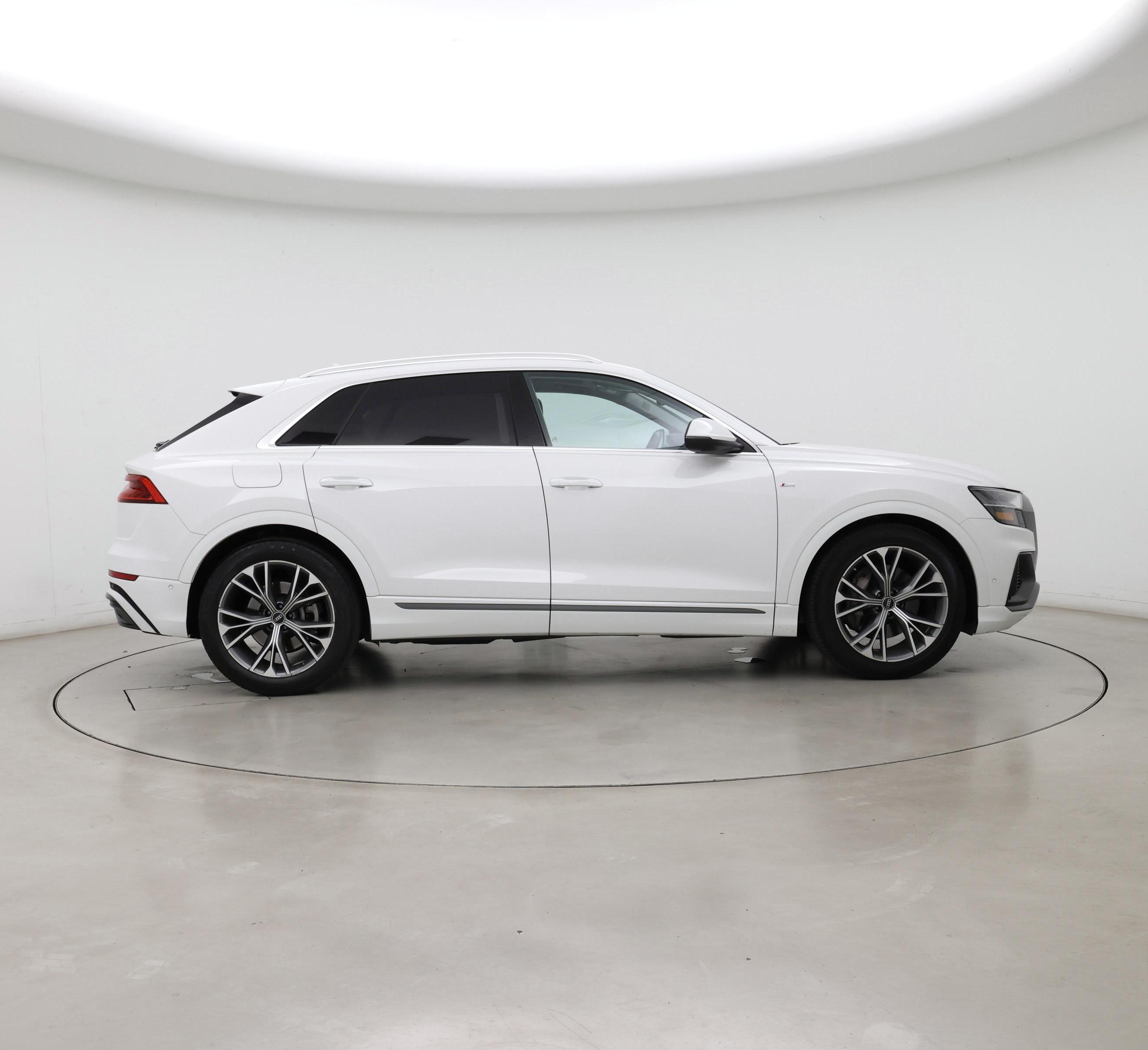 Thumbnail: 2023 Audi Q8 - 7