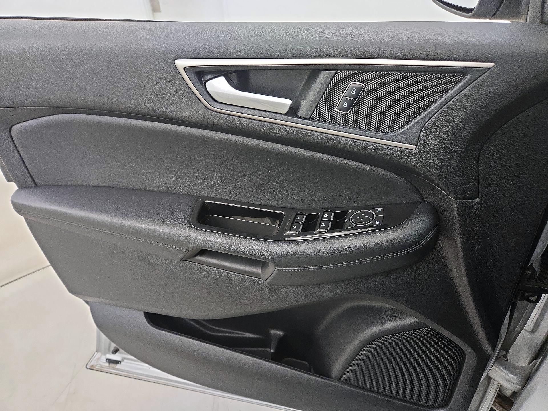 Thumbnail: 2018 Ford Edge - 12