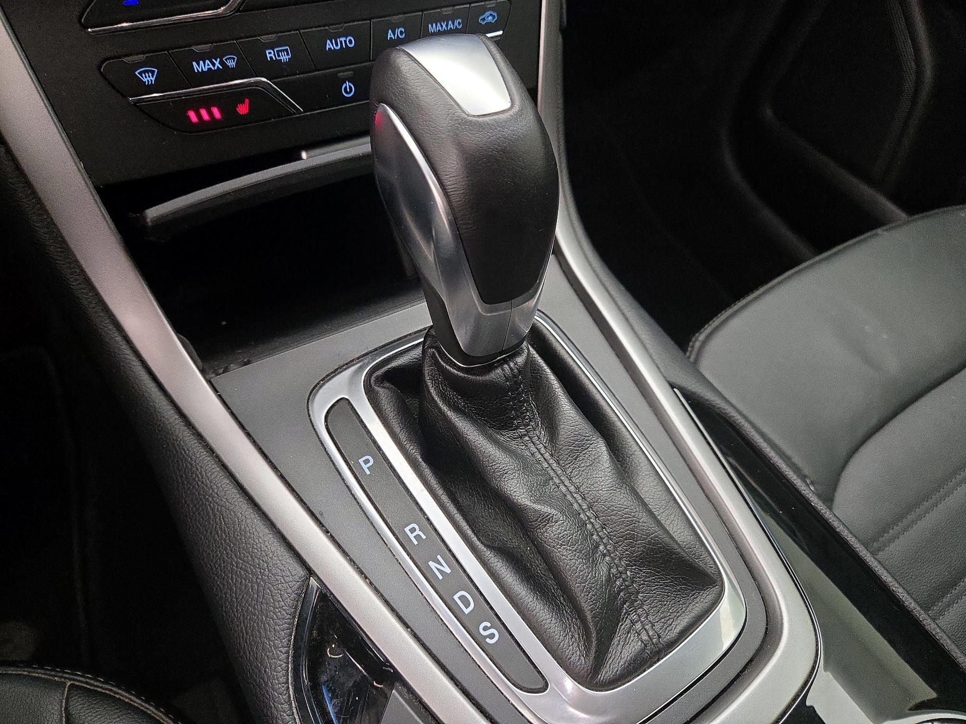 Thumbnail: 2018 Ford Edge - 17