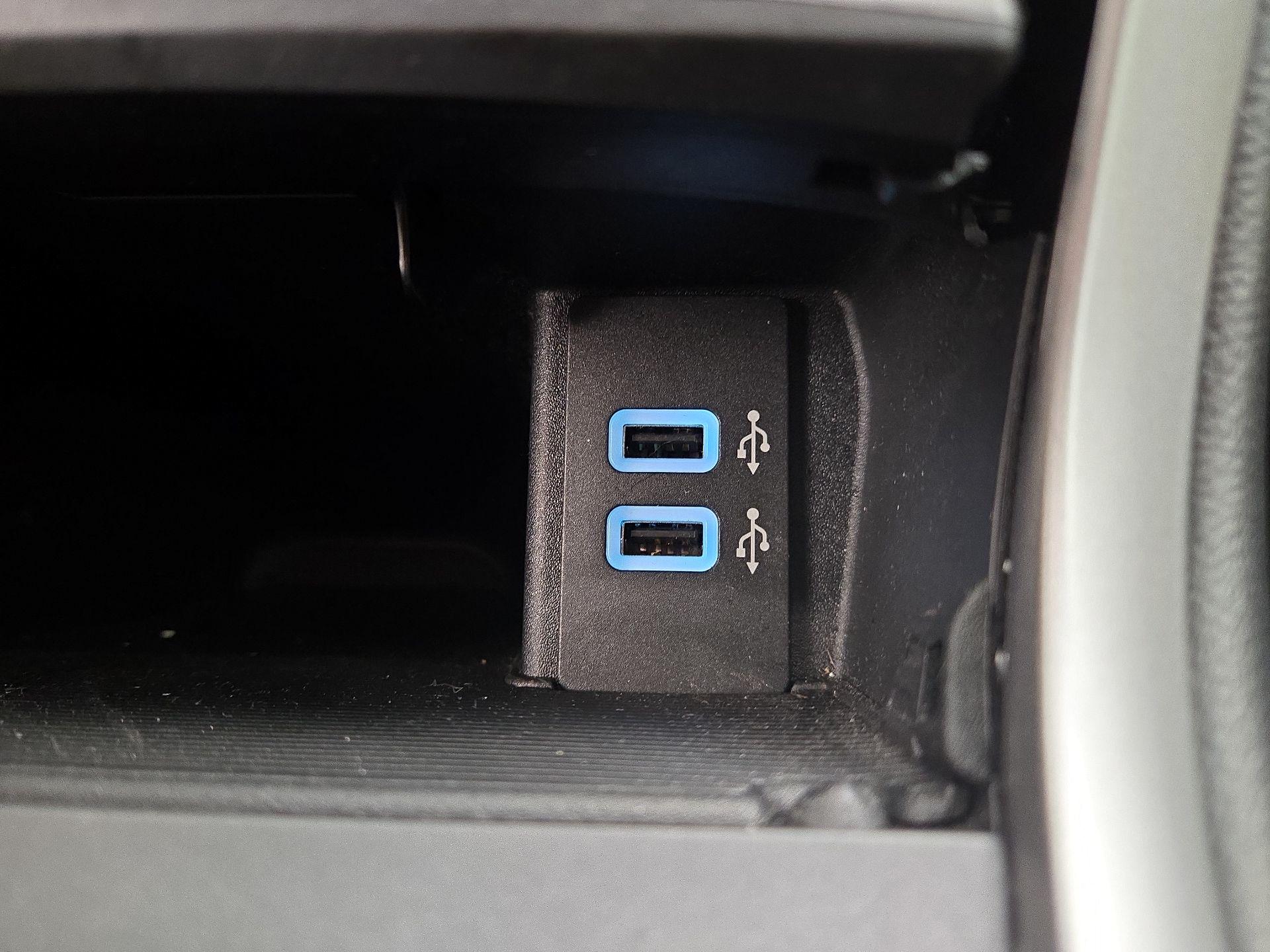 Thumbnail: 2018 Ford Edge - 18