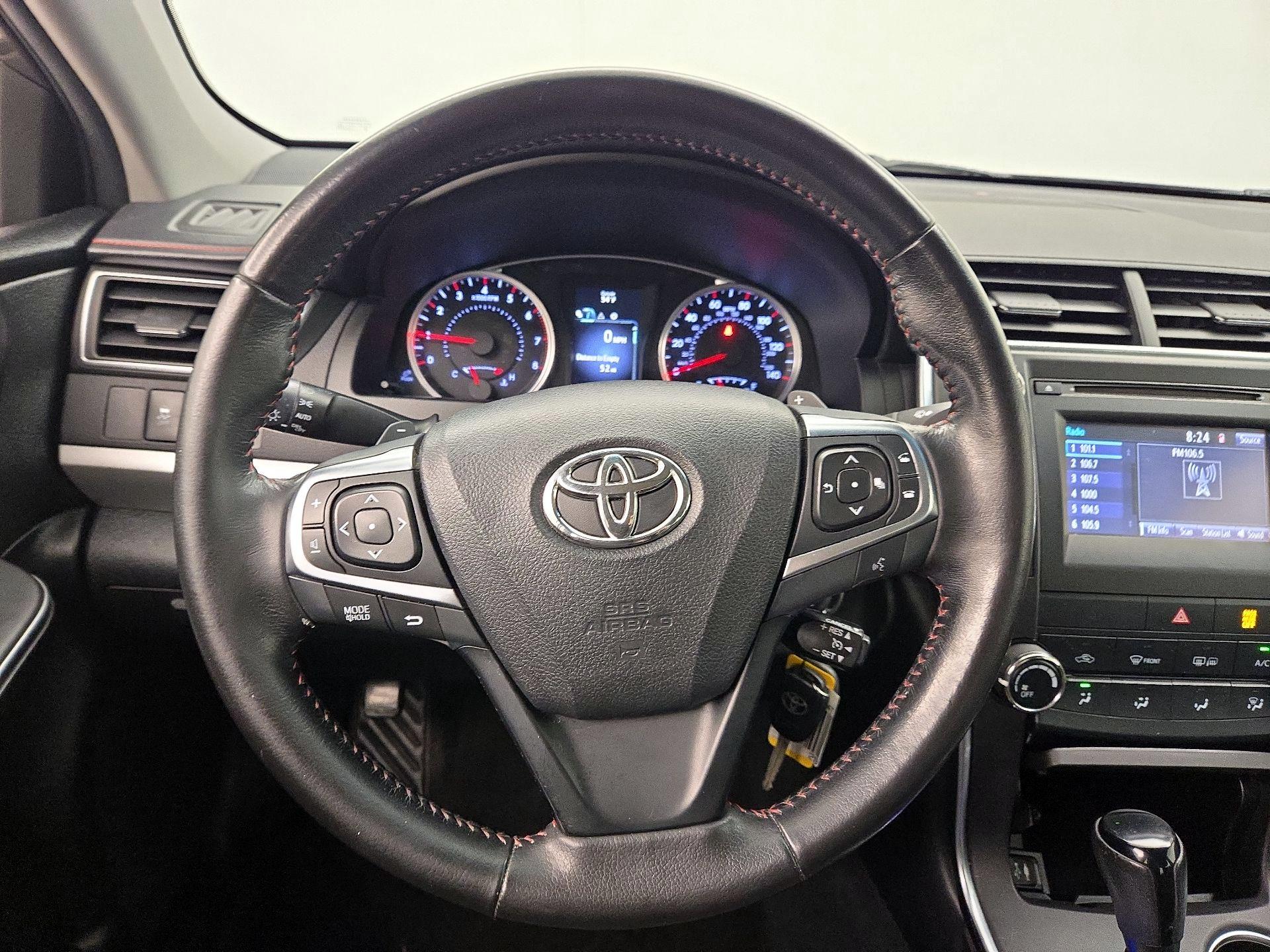 Thumbnail: 2016 Toyota Camry - 10