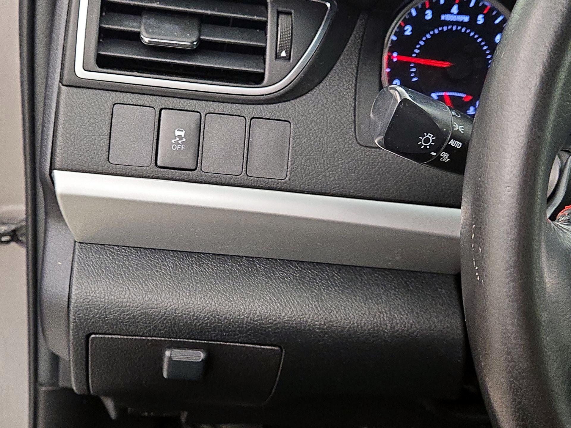 Thumbnail: 2016 Toyota Camry - 13