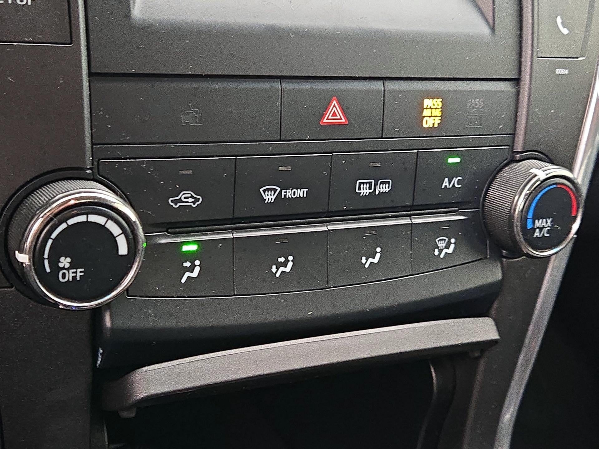 Thumbnail: 2016 Toyota Camry - 16