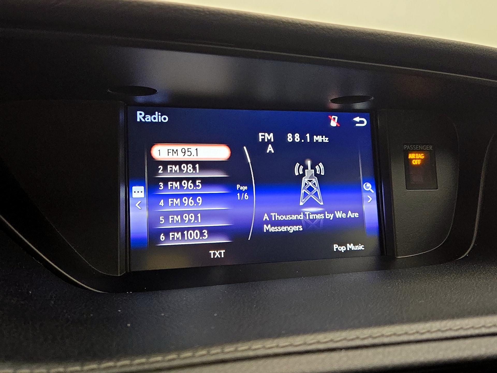 Thumbnail: 2018 Lexus ES - 15