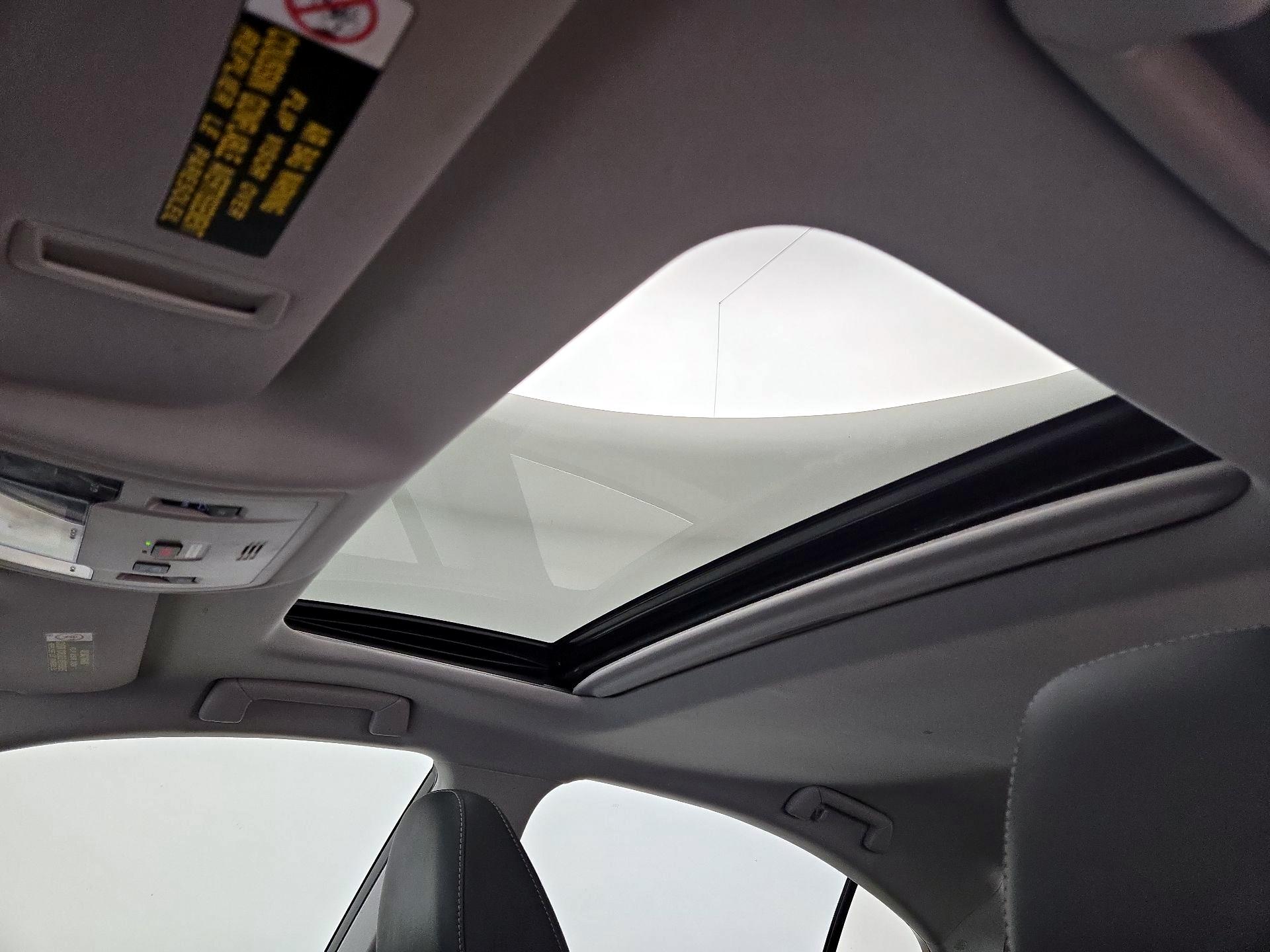 Thumbnail: 2018 Lexus ES - 19