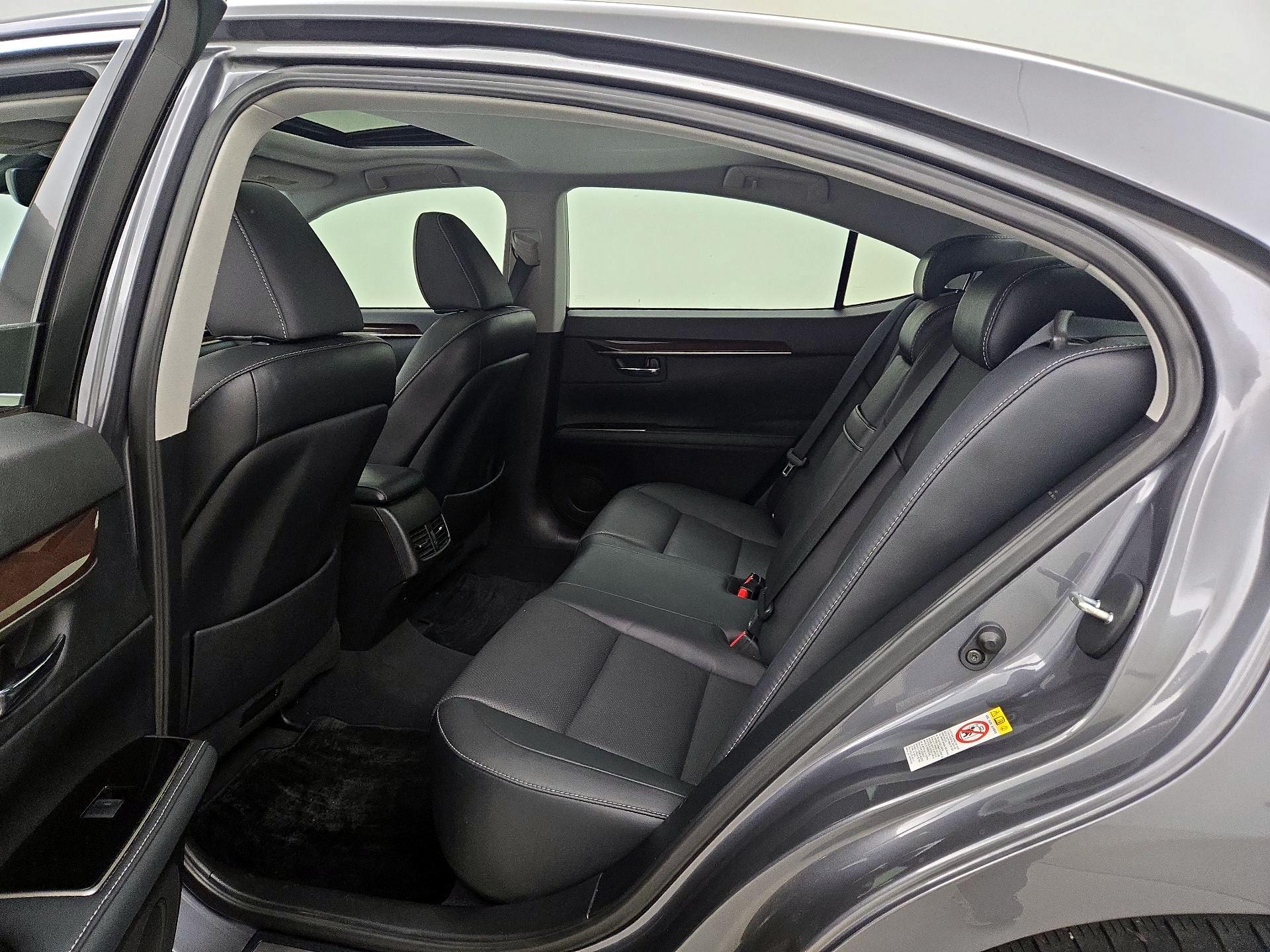 Thumbnail: 2018 Lexus ES - 20