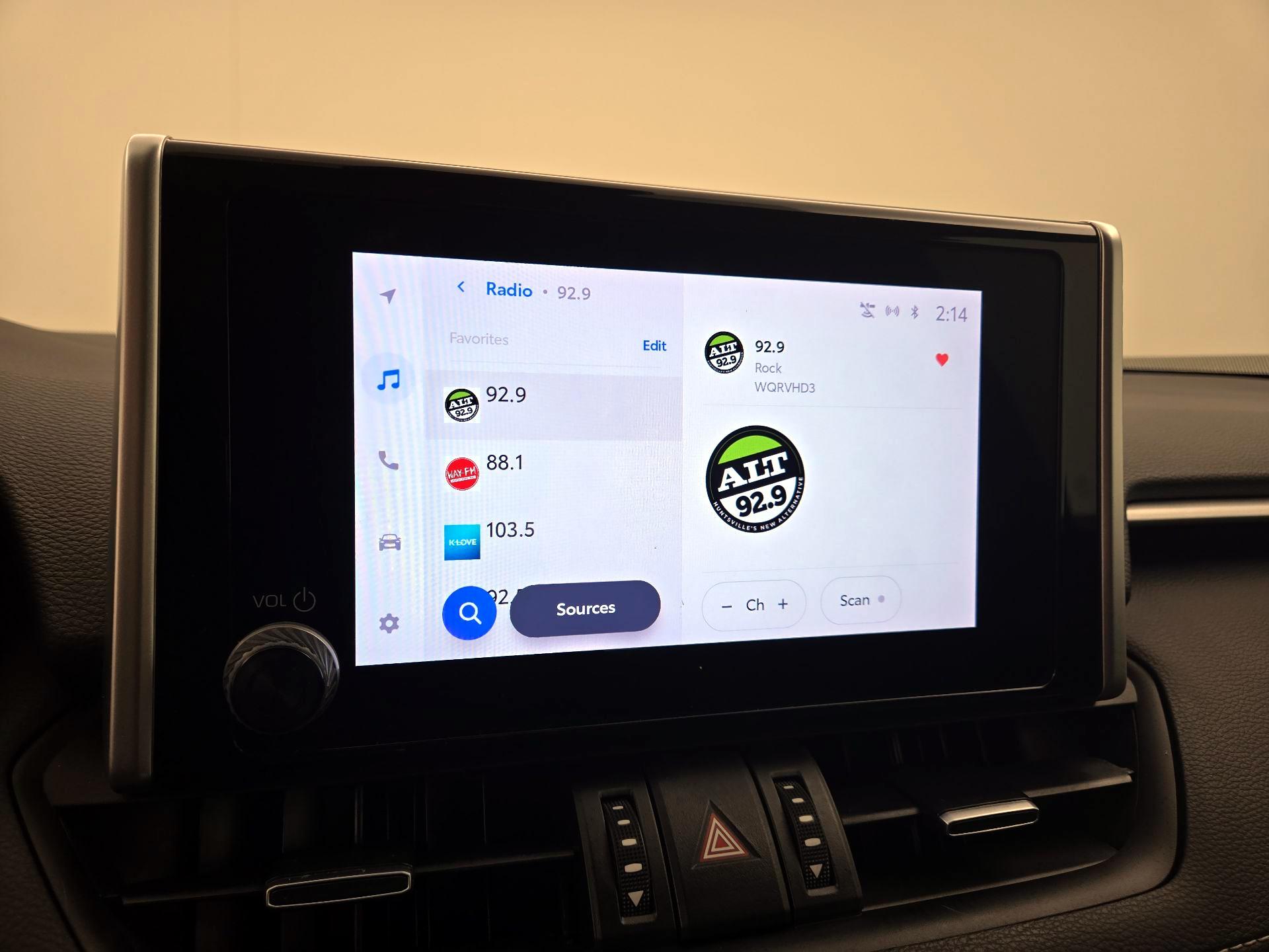 Thumbnail: 2023 Toyota RAV4 - 15