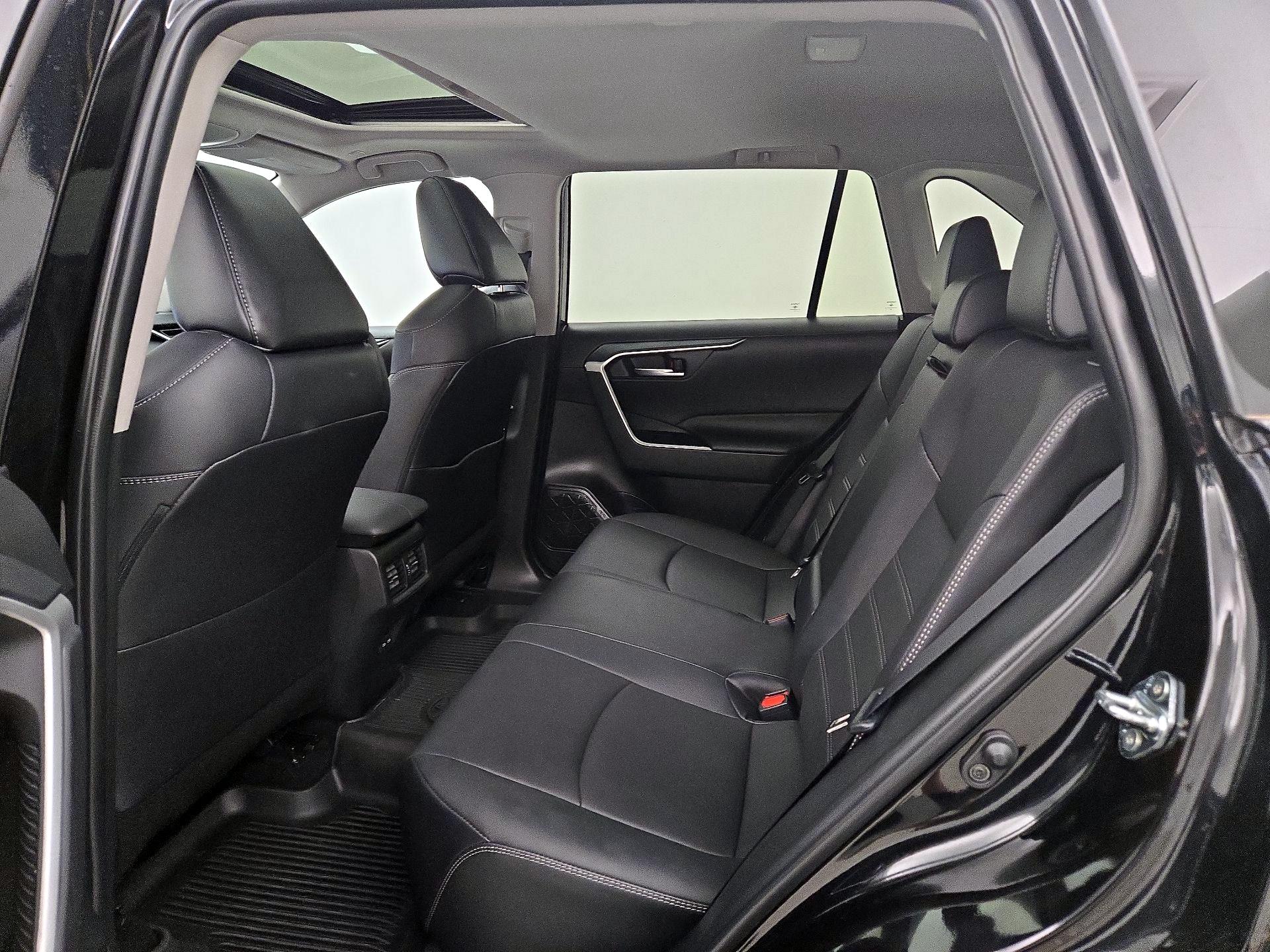 Thumbnail: 2023 Toyota RAV4 - 20