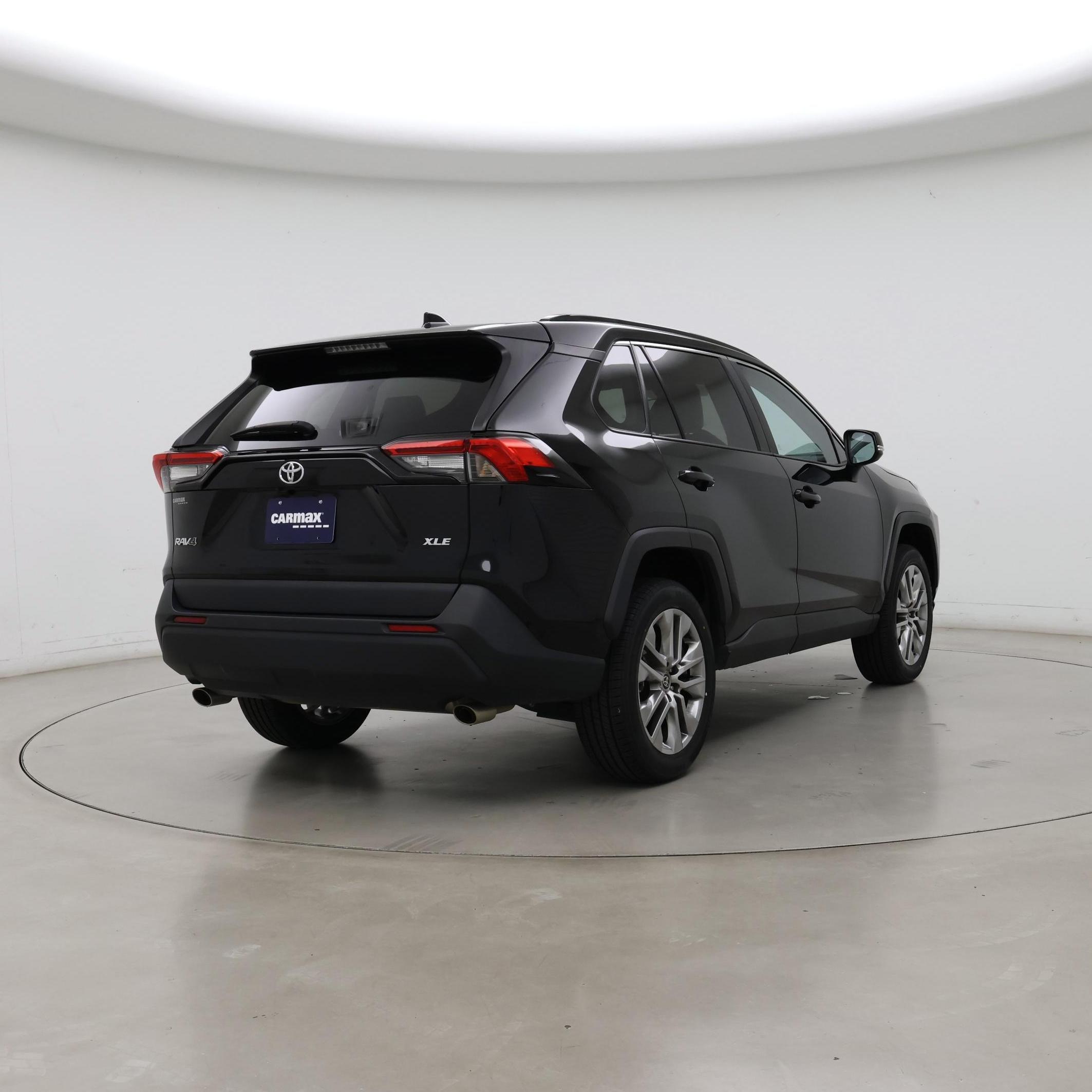 Thumbnail: 2023 Toyota RAV4 - 8