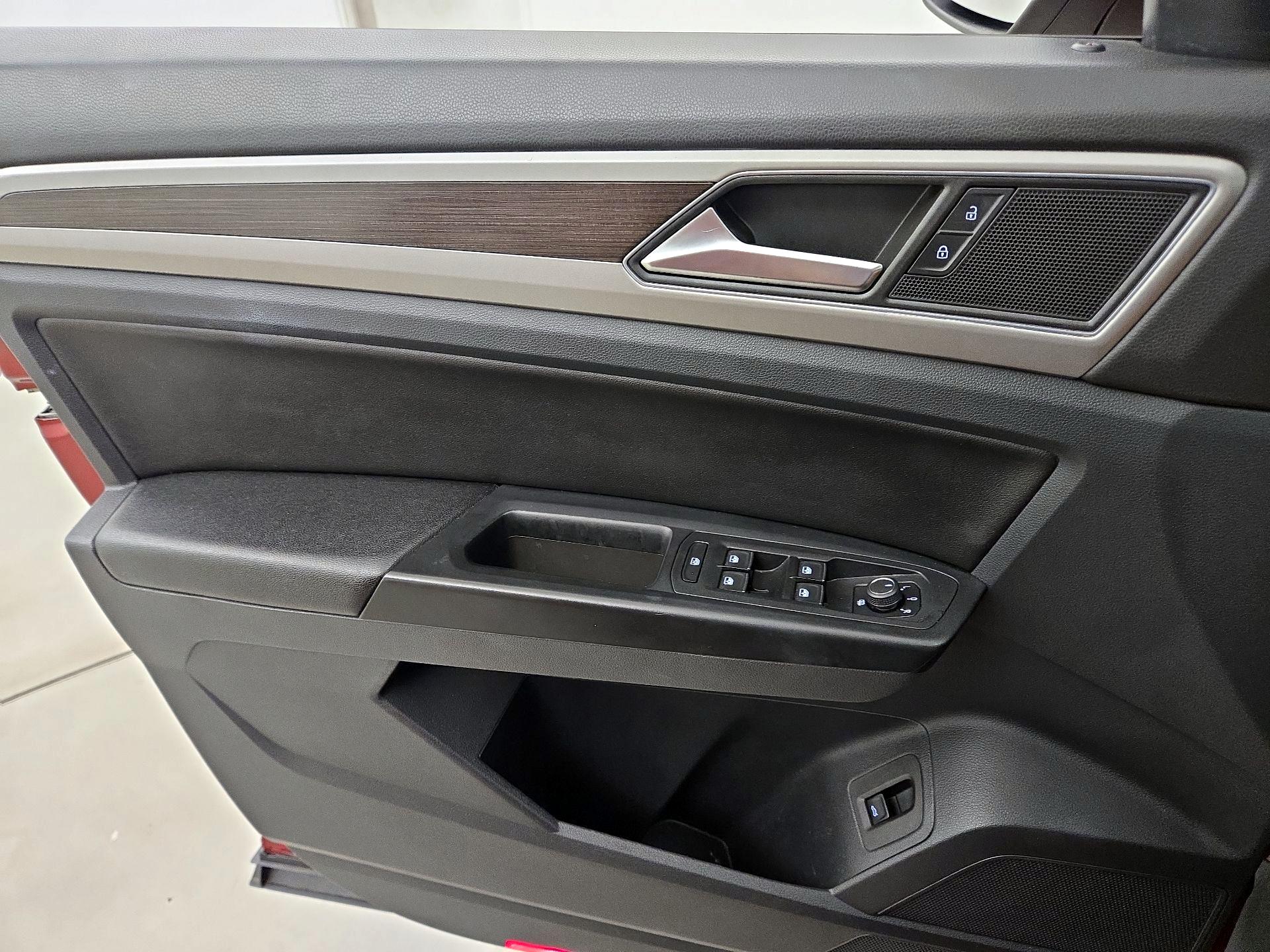 Thumbnail: 2018 Volkswagen Atlas - 12