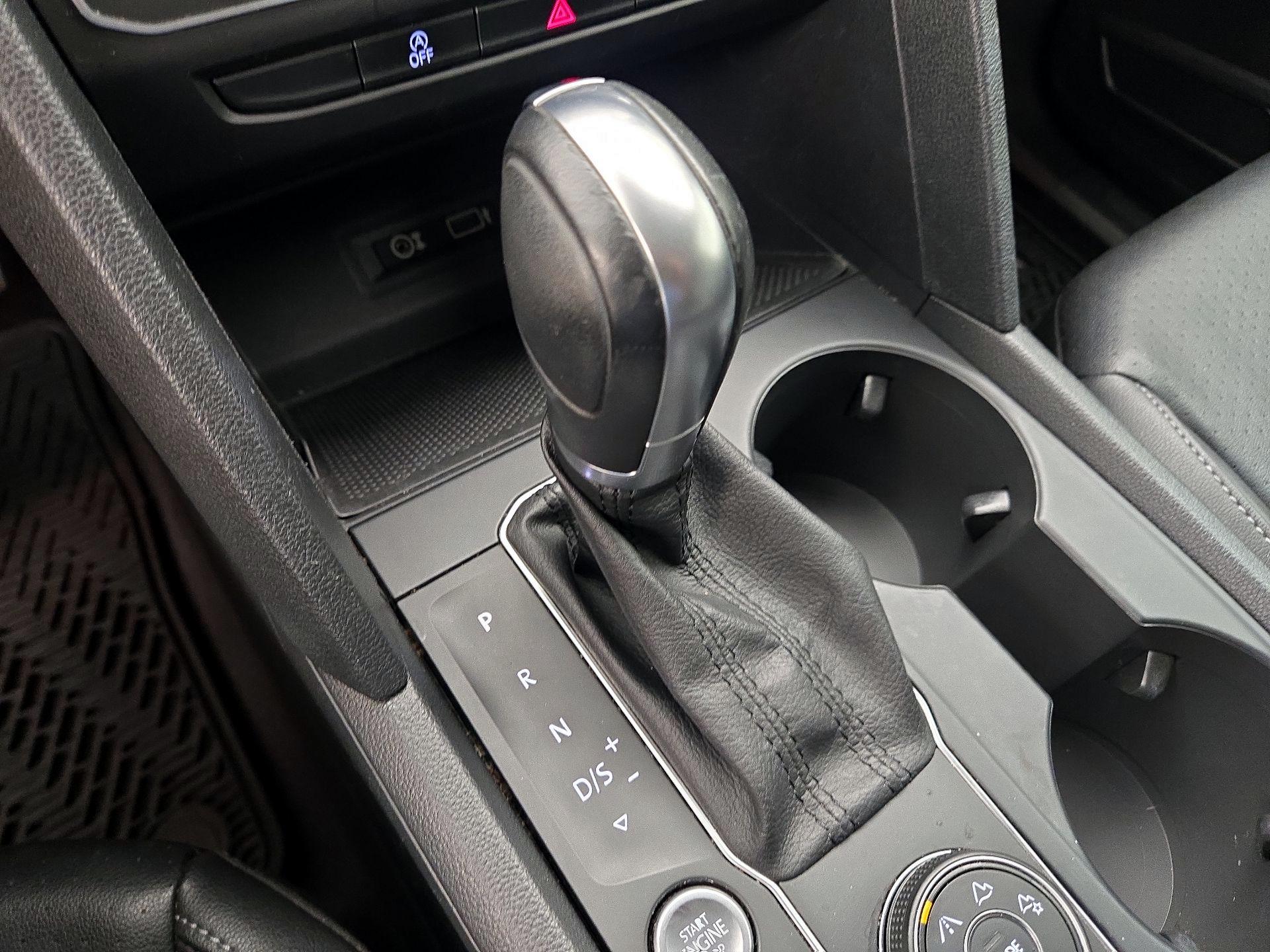 Thumbnail: 2018 Volkswagen Atlas - 17