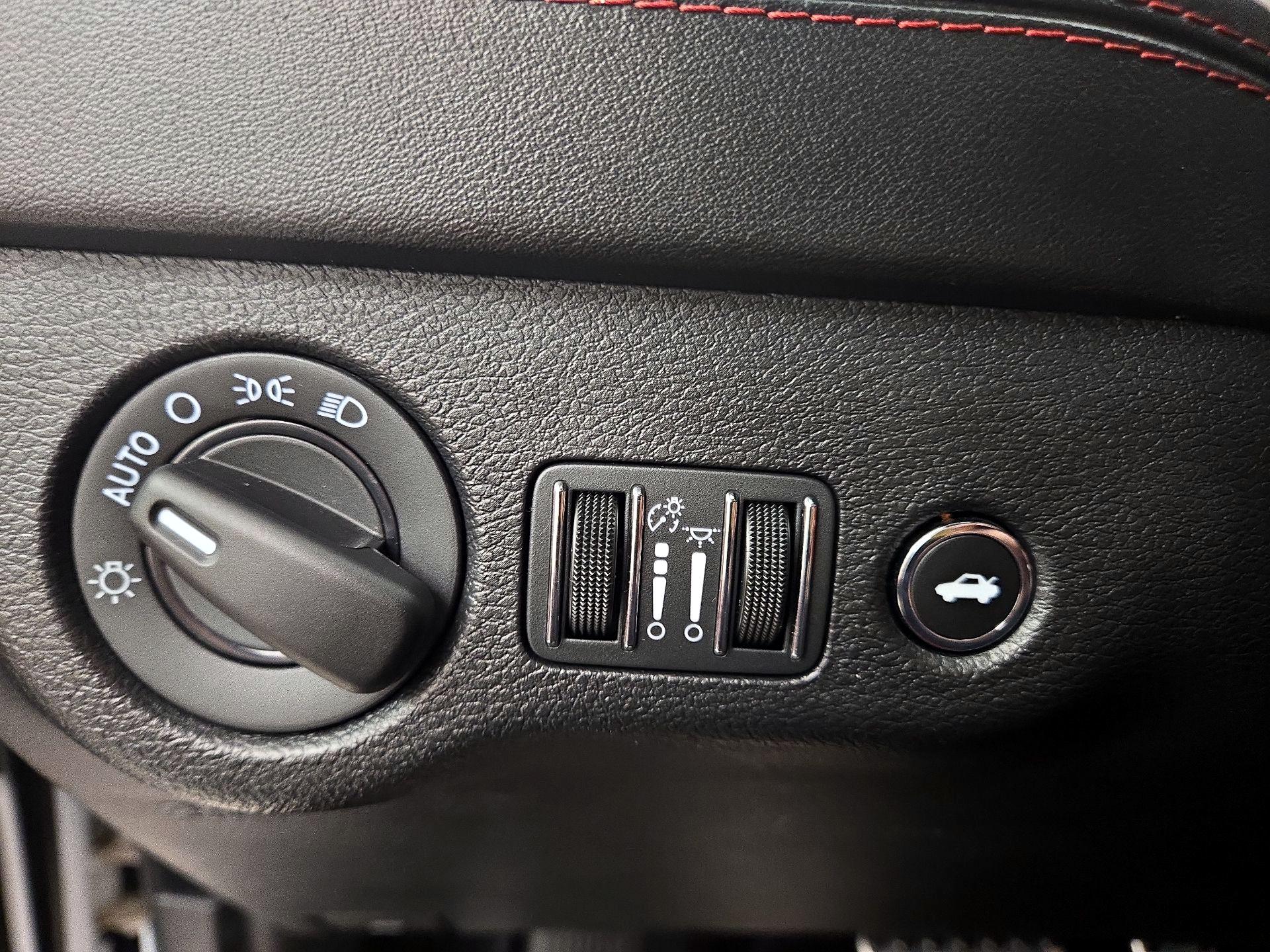 Thumbnail: 2020 Dodge Charger - 13