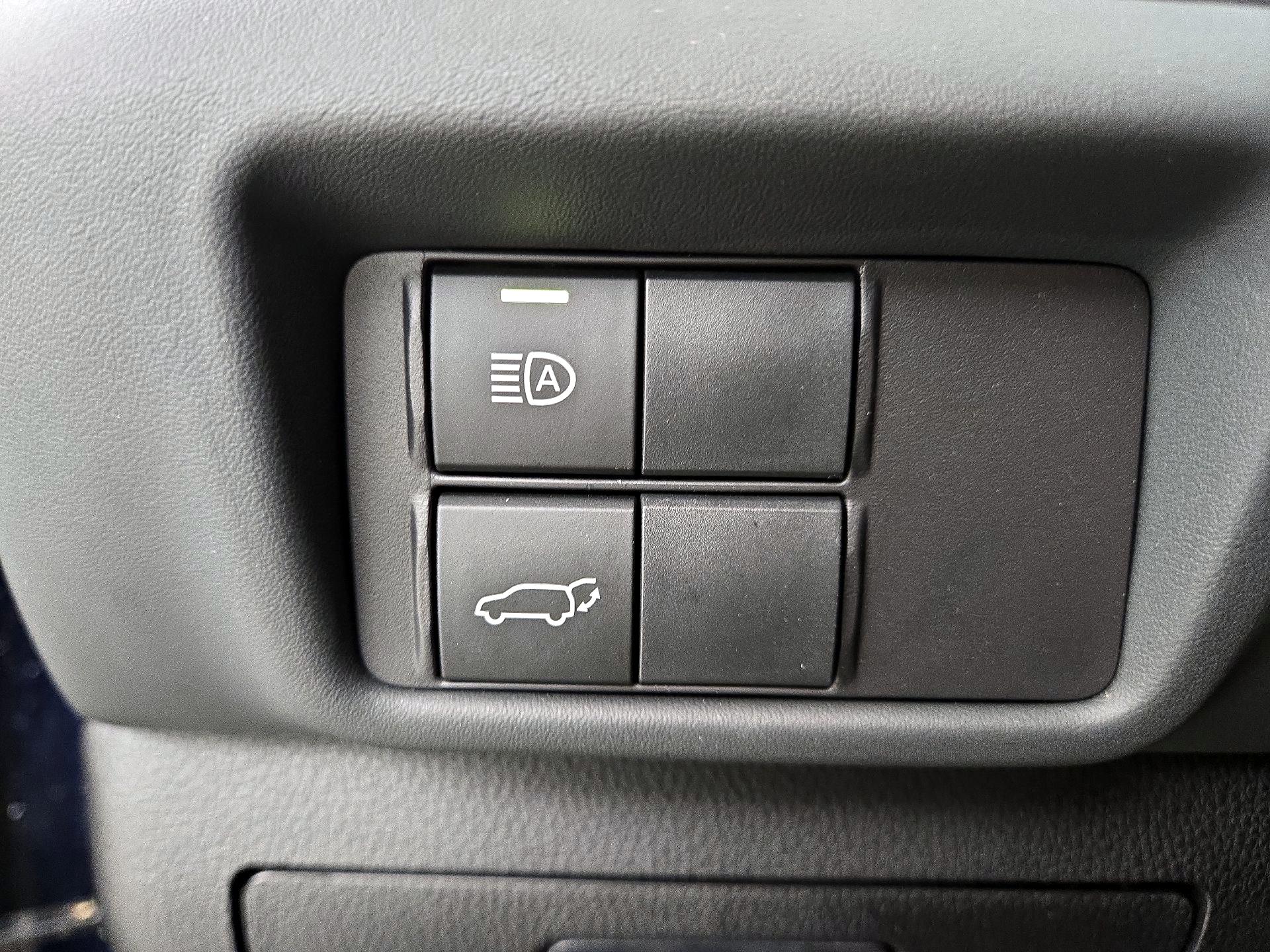 Thumbnail: 2022 Toyota Highlander - 13