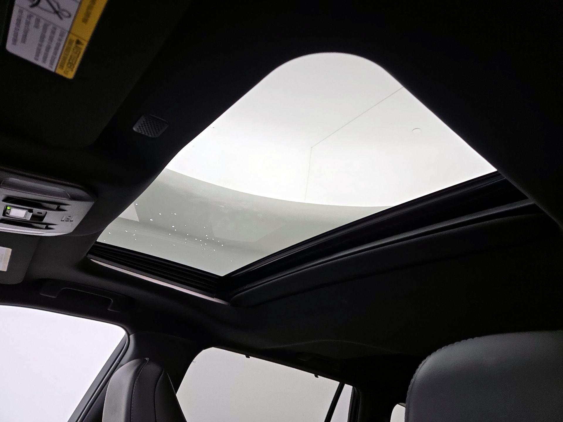 Thumbnail: 2022 Toyota Highlander - 19