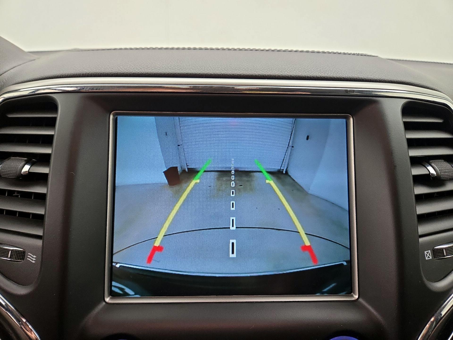 Thumbnail: 2017 Jeep Grand Cherokee - 15