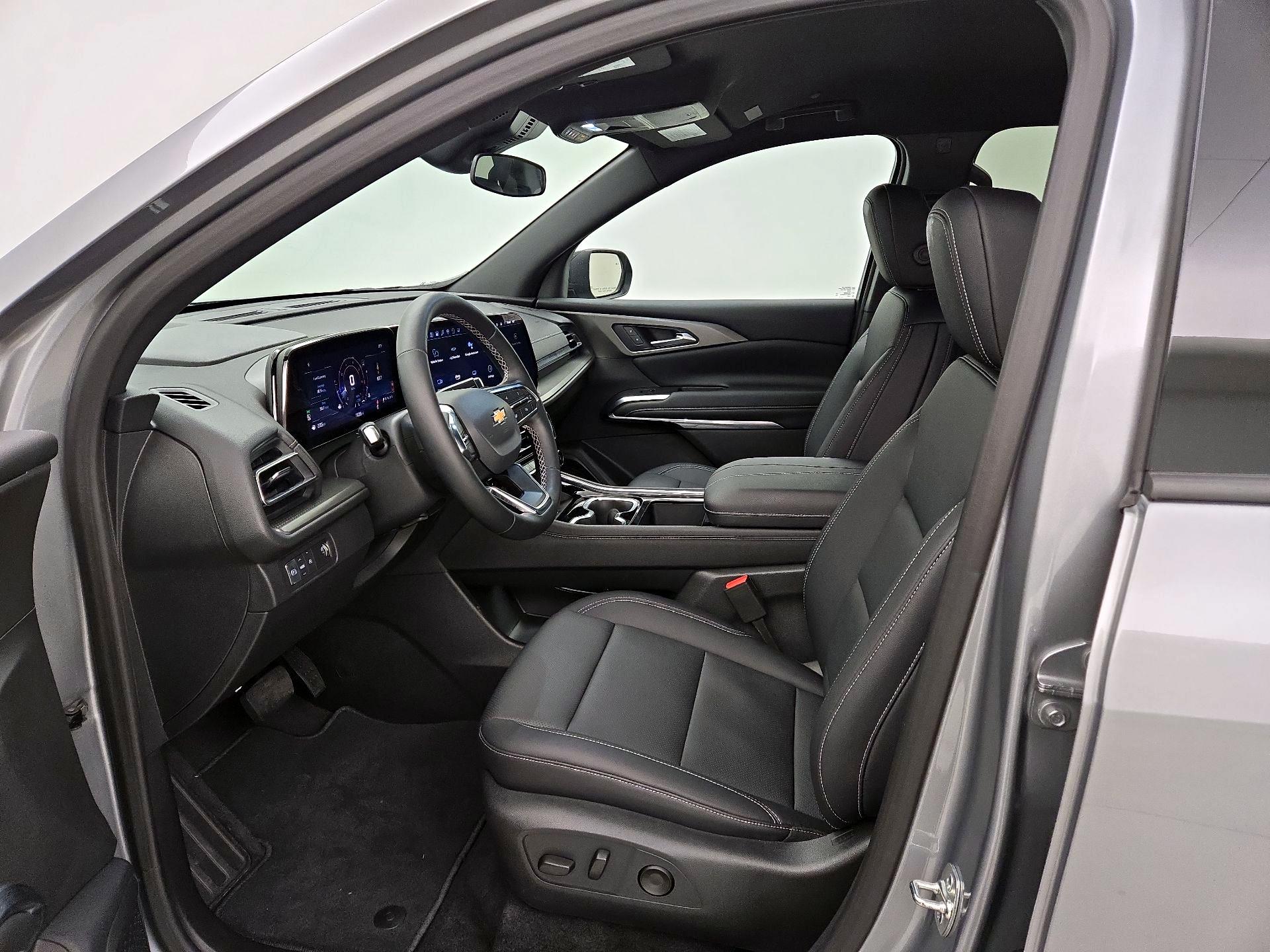 Thumbnail: 2025 Chevrolet Traverse - 11