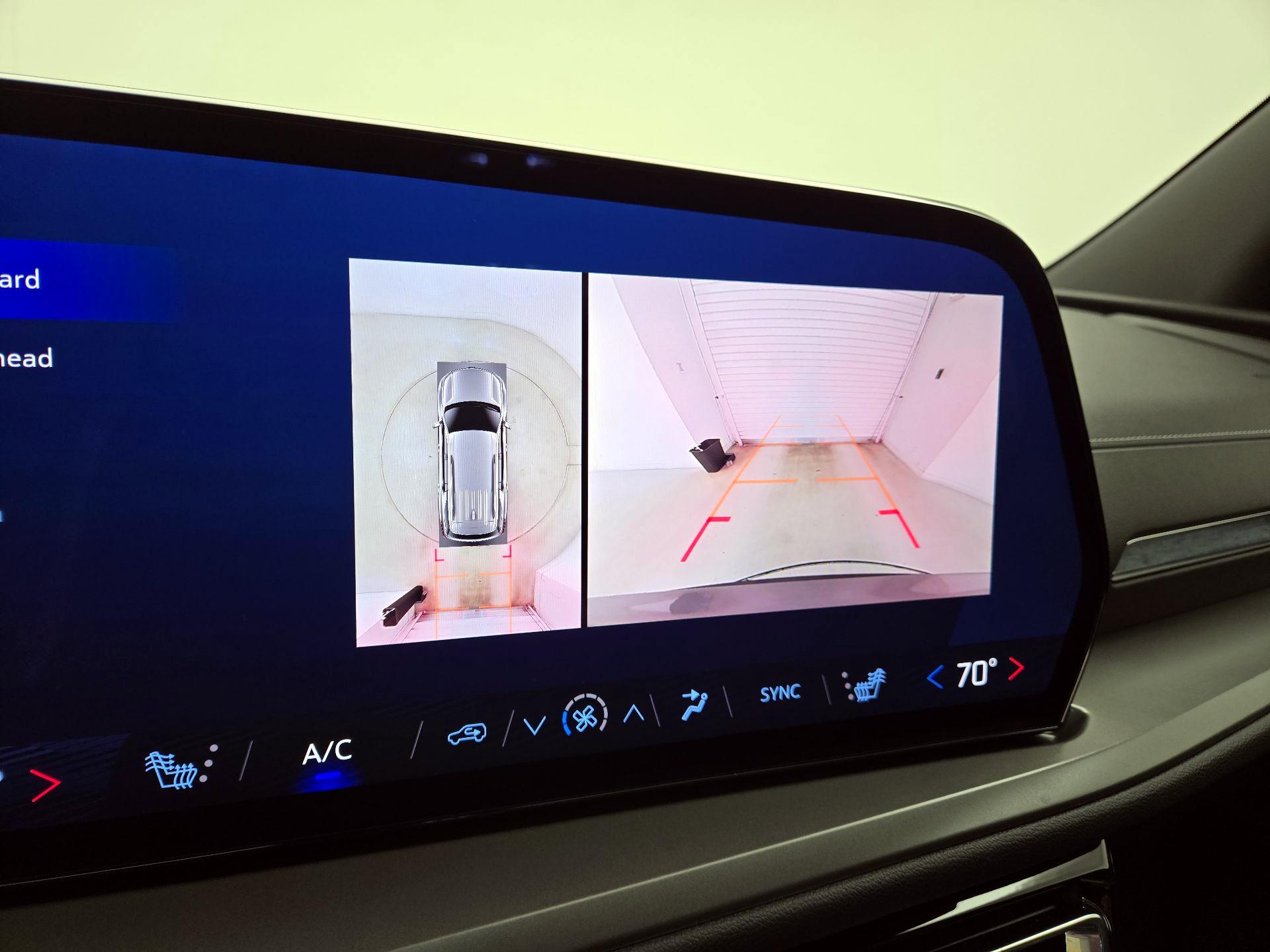 Thumbnail: 2025 Chevrolet Traverse - 14