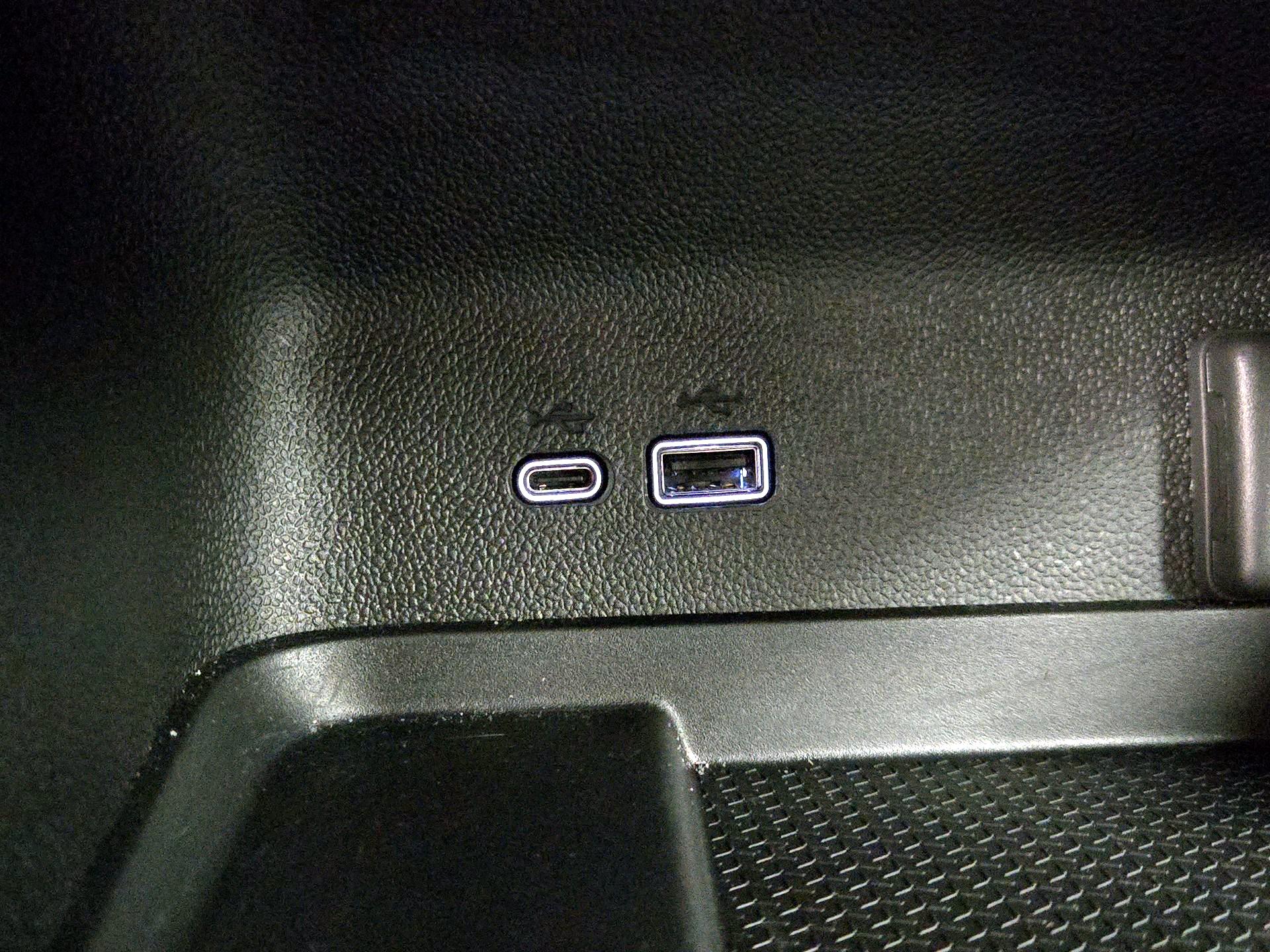 Thumbnail: 2025 Chevrolet Traverse - 18