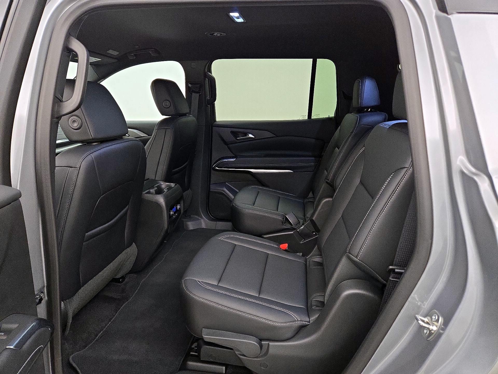 Thumbnail: 2025 Chevrolet Traverse - 19