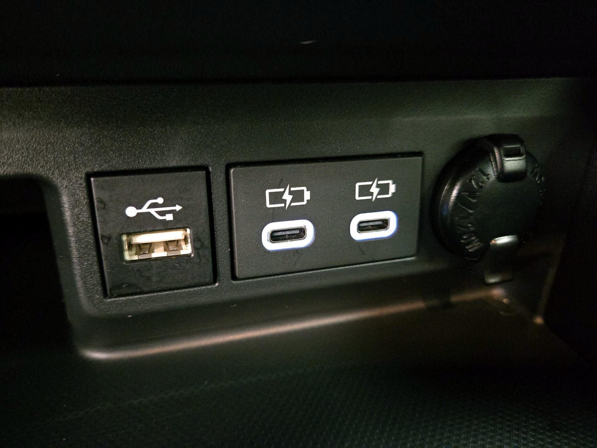 Thumbnail: 2024 Toyota Highlander - 18