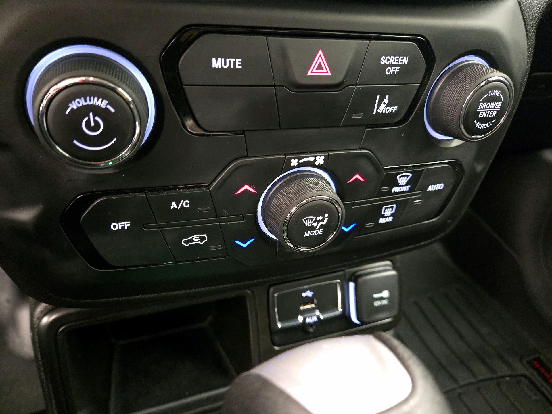 Thumbnail: 2021 Jeep Renegade - 16