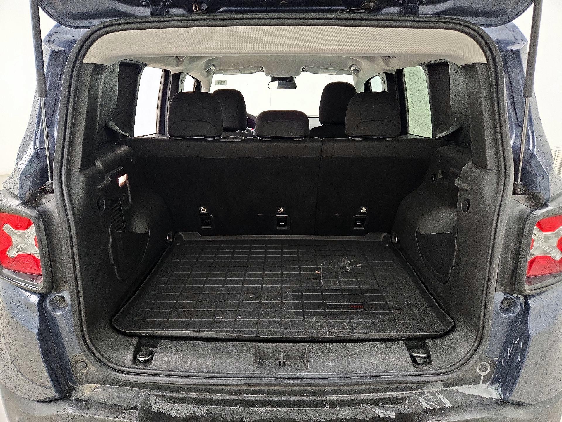 Thumbnail: 2021 Jeep Renegade - 20