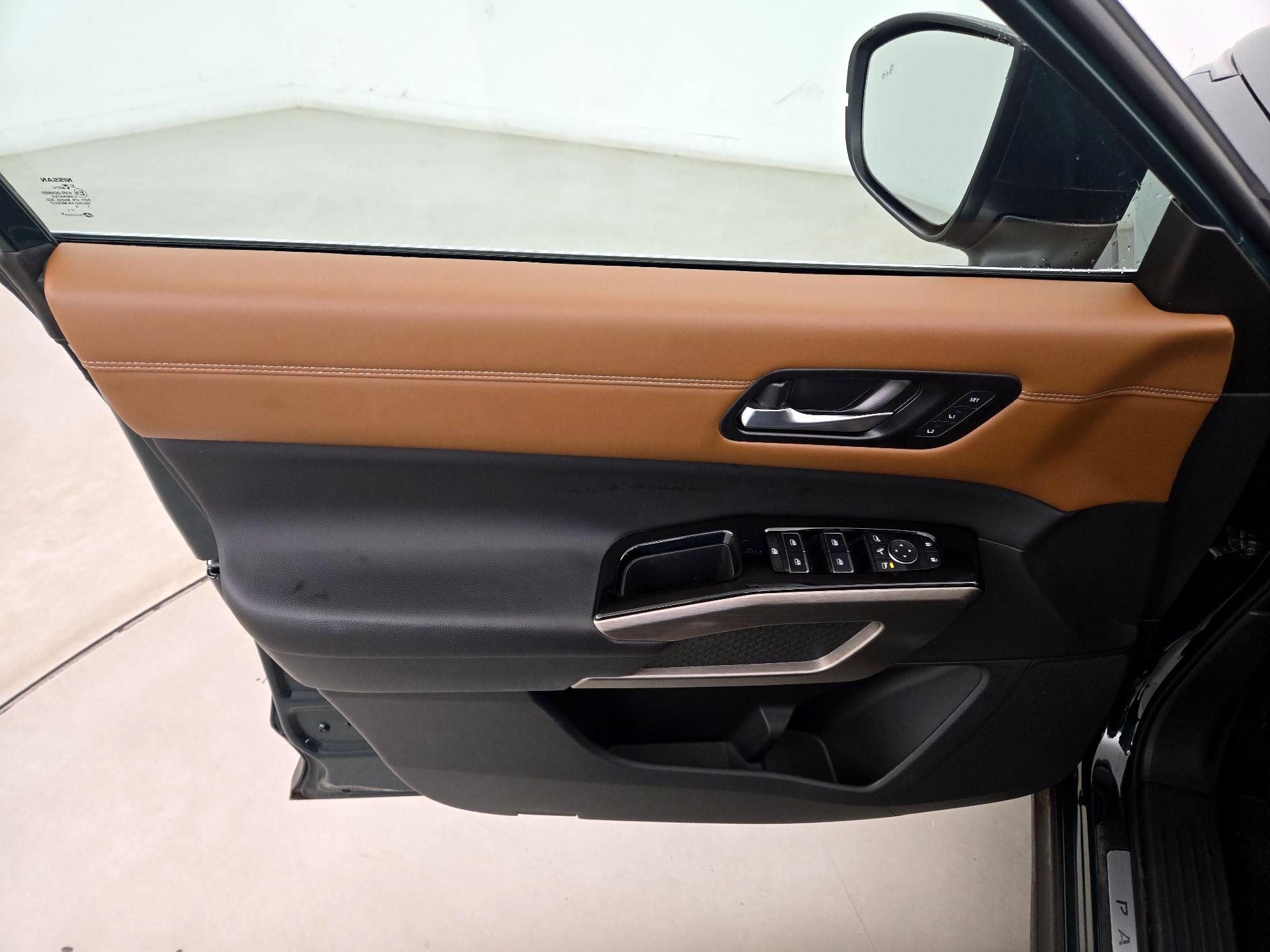 Thumbnail: 2023 Nissan Pathfinder - 12