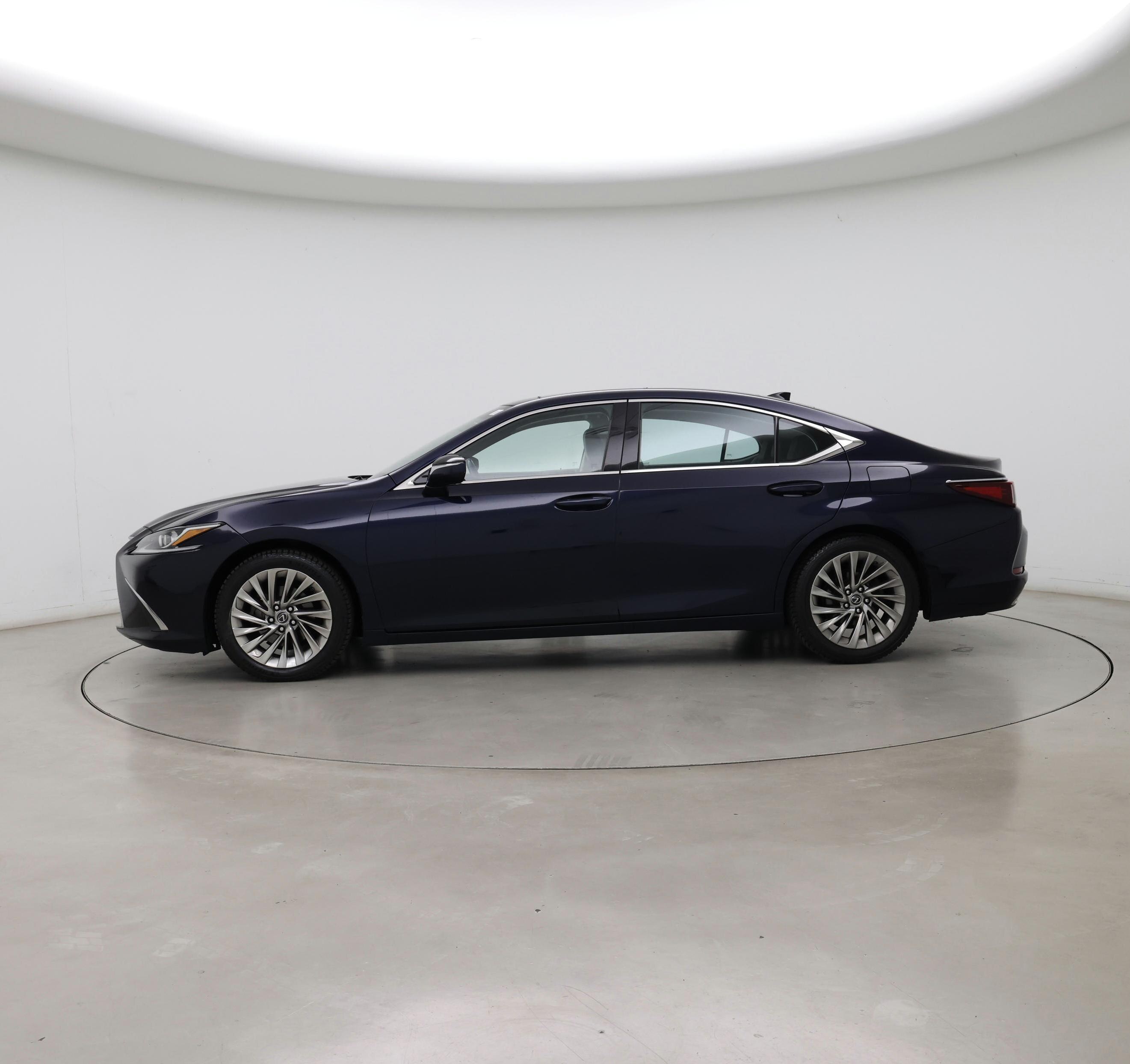 Thumbnail: 2019 Lexus ES - 3