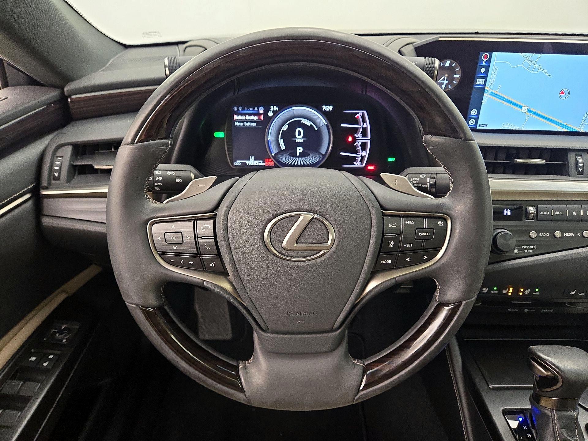 Thumbnail: 2019 Lexus ES - 10