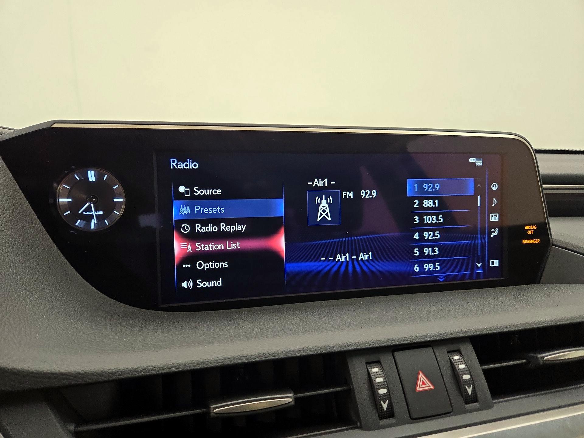 Thumbnail: 2019 Lexus ES - 16