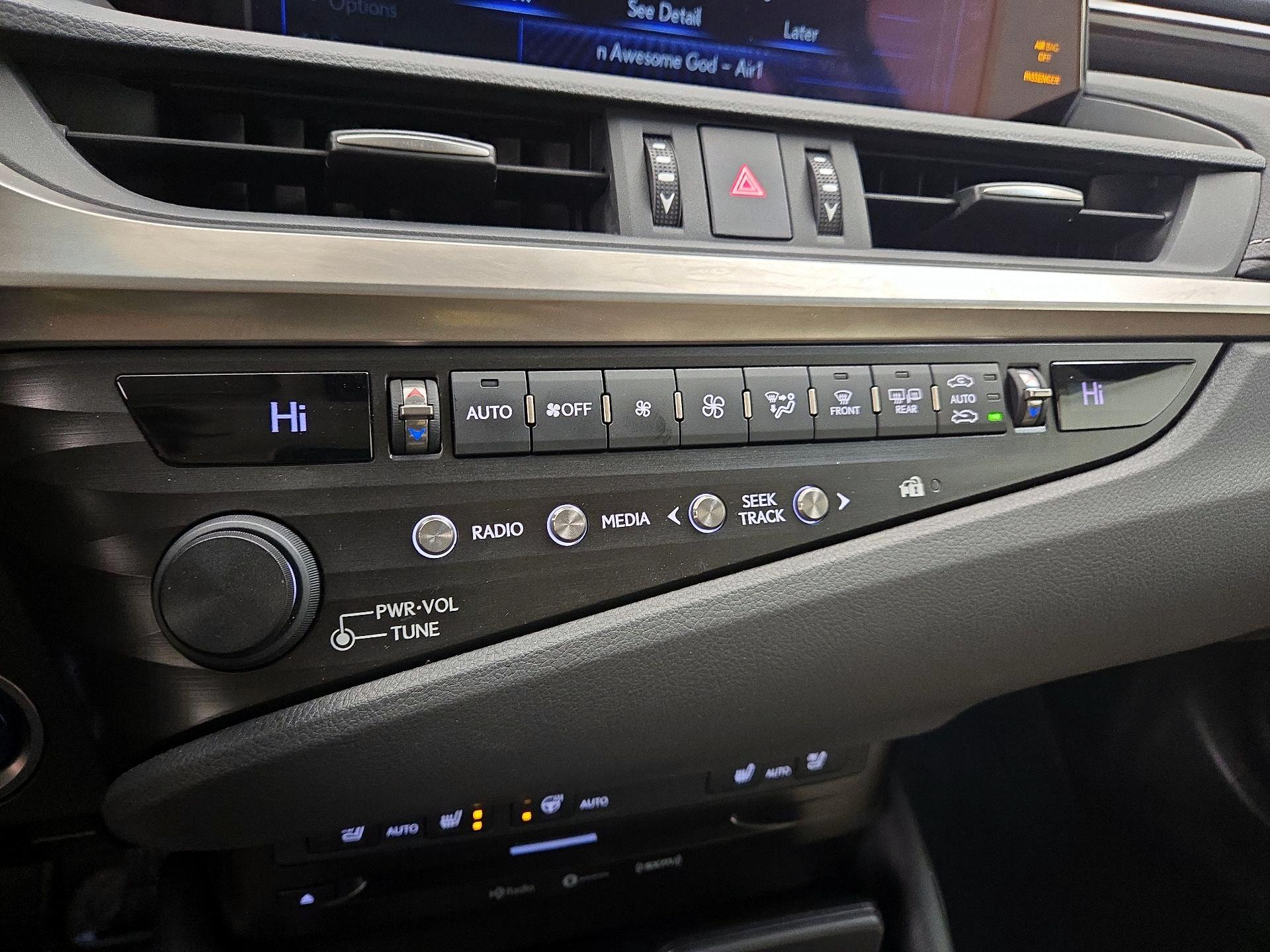 Thumbnail: 2019 Lexus ES - 17