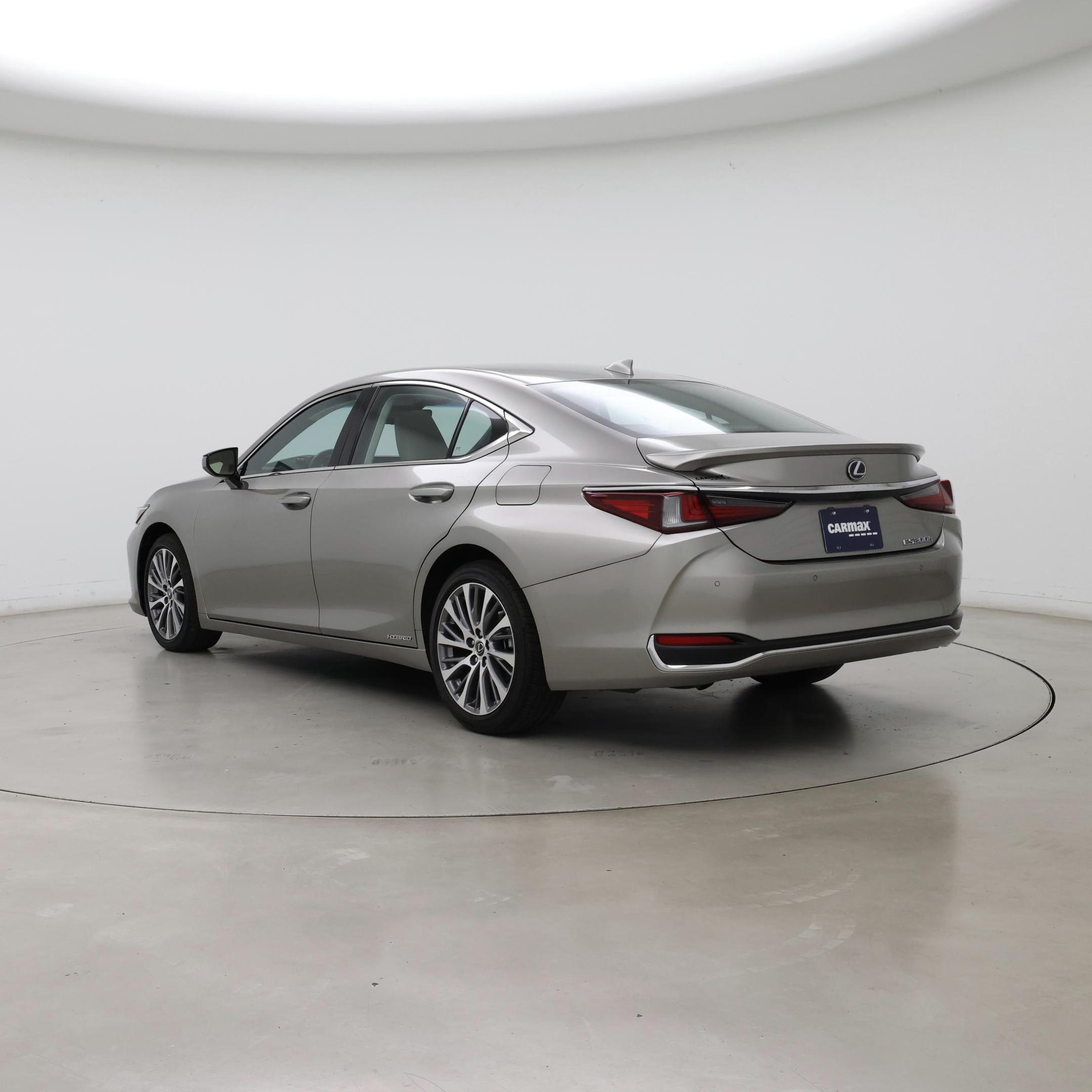 Thumbnail: 2019 Lexus ES - 2