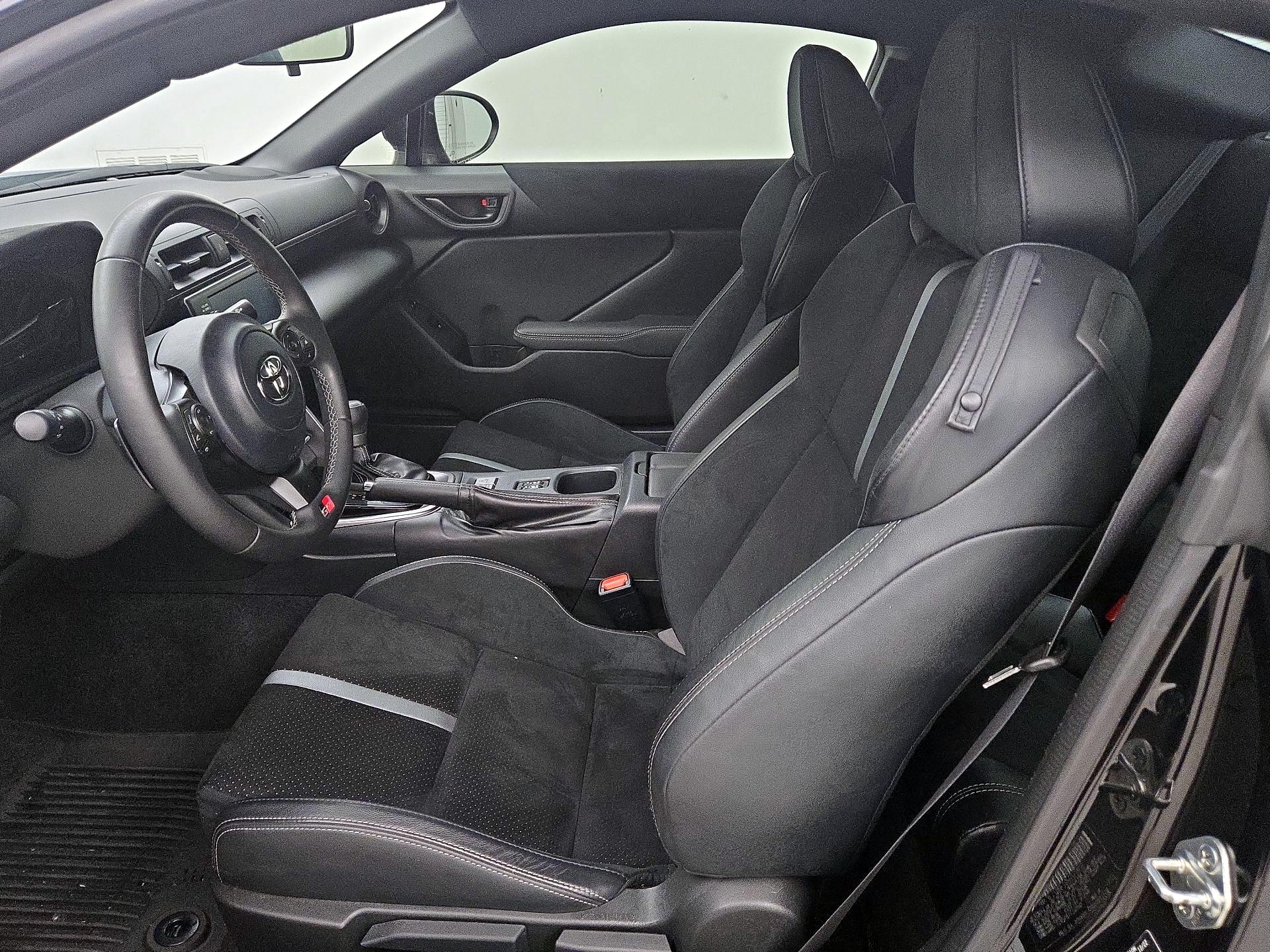 Thumbnail: 2023 Toyota GR86 - 11