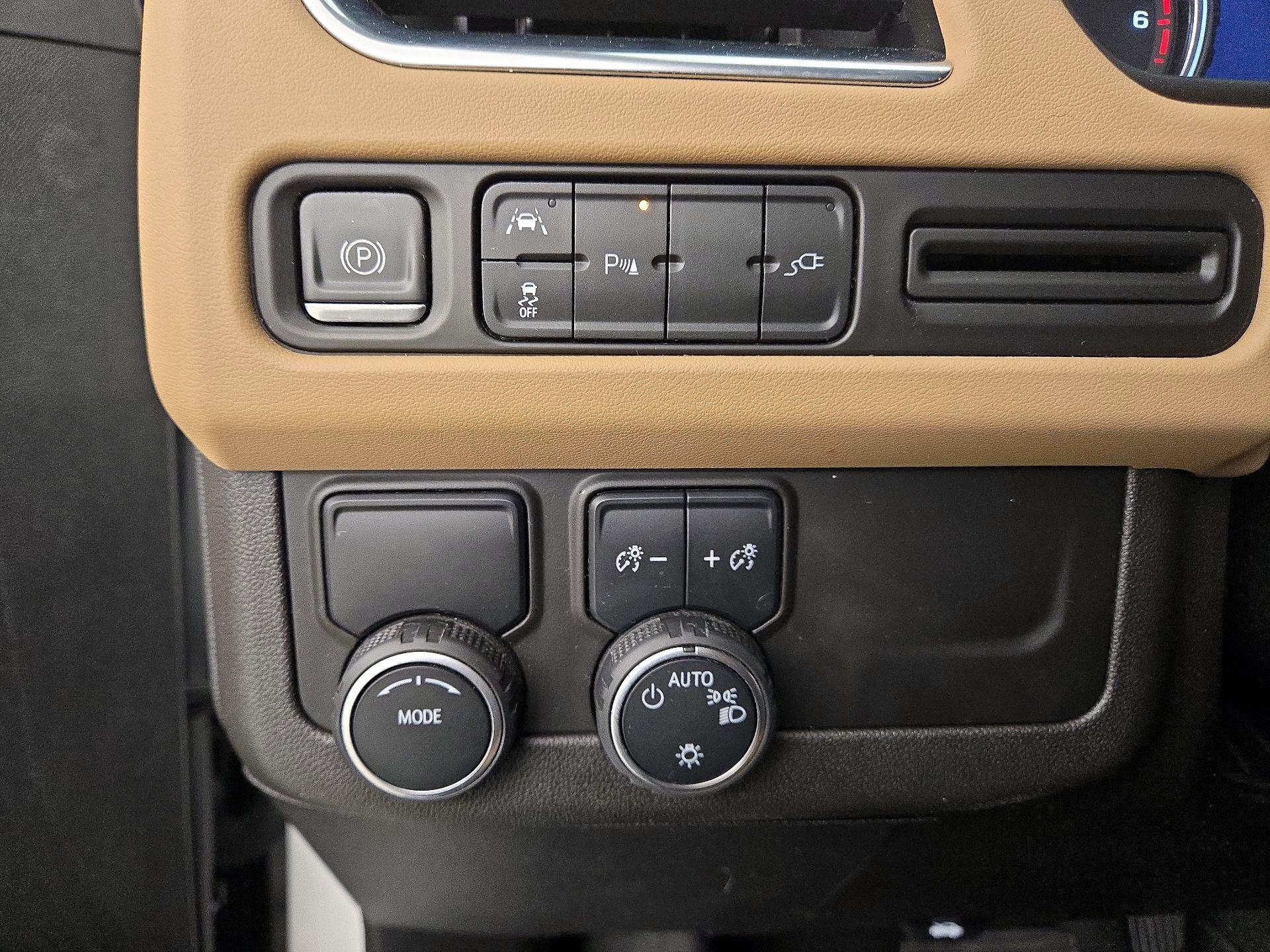 Thumbnail: 2021 Chevrolet Tahoe - 13