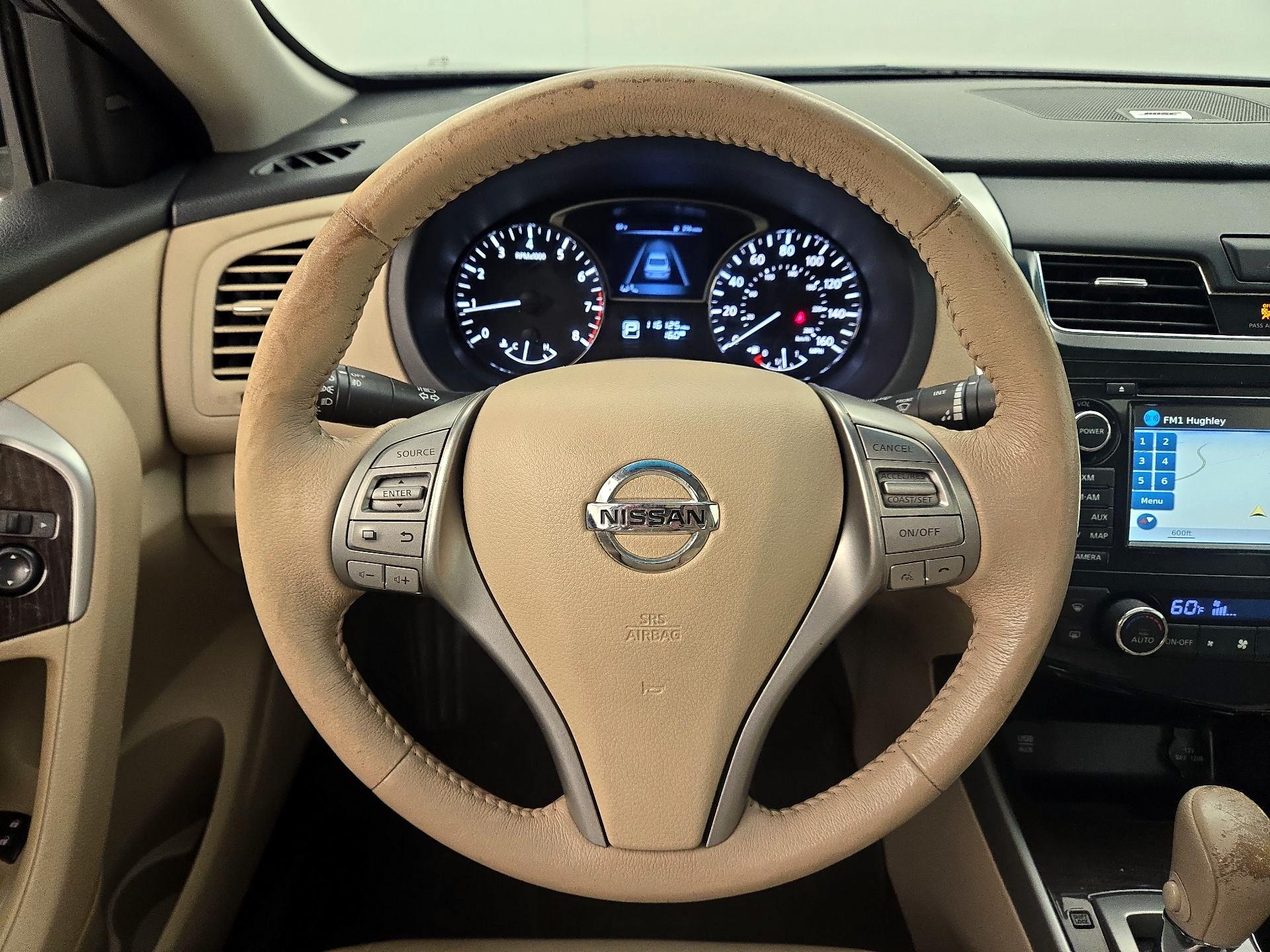 Thumbnail: 2015 Nissan Altima - 10