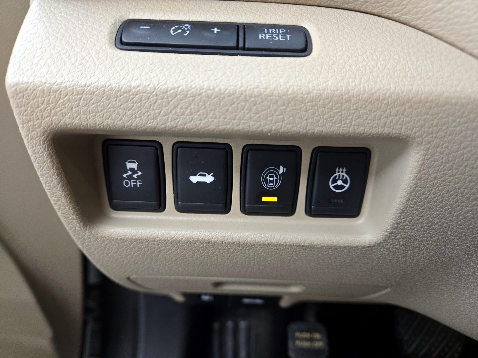 Thumbnail: 2015 Nissan Altima - 13