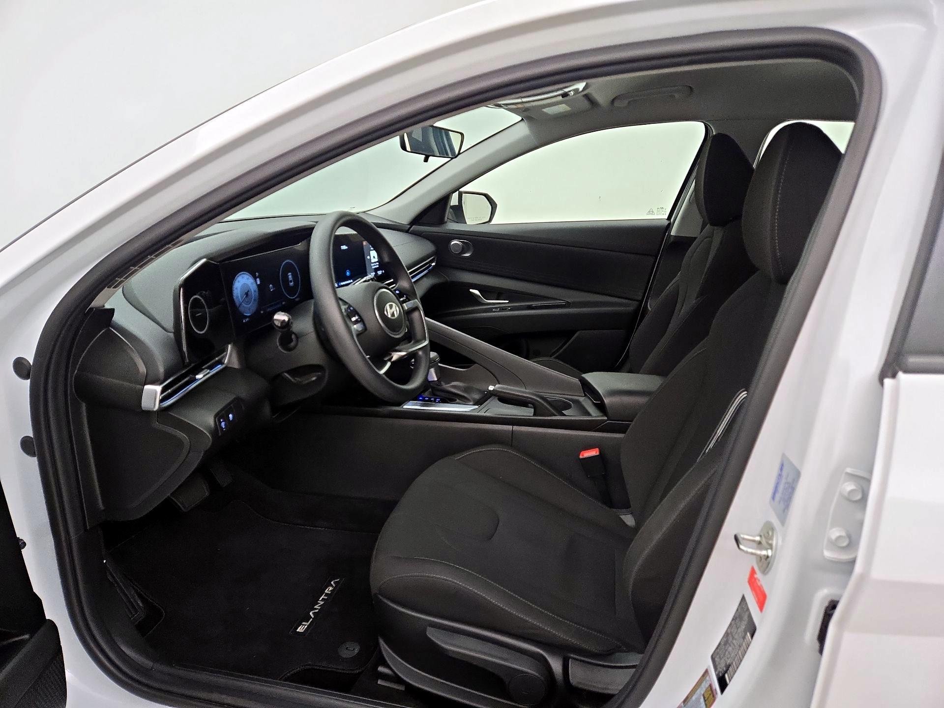 Thumbnail: 2024 Hyundai Elantra - 11