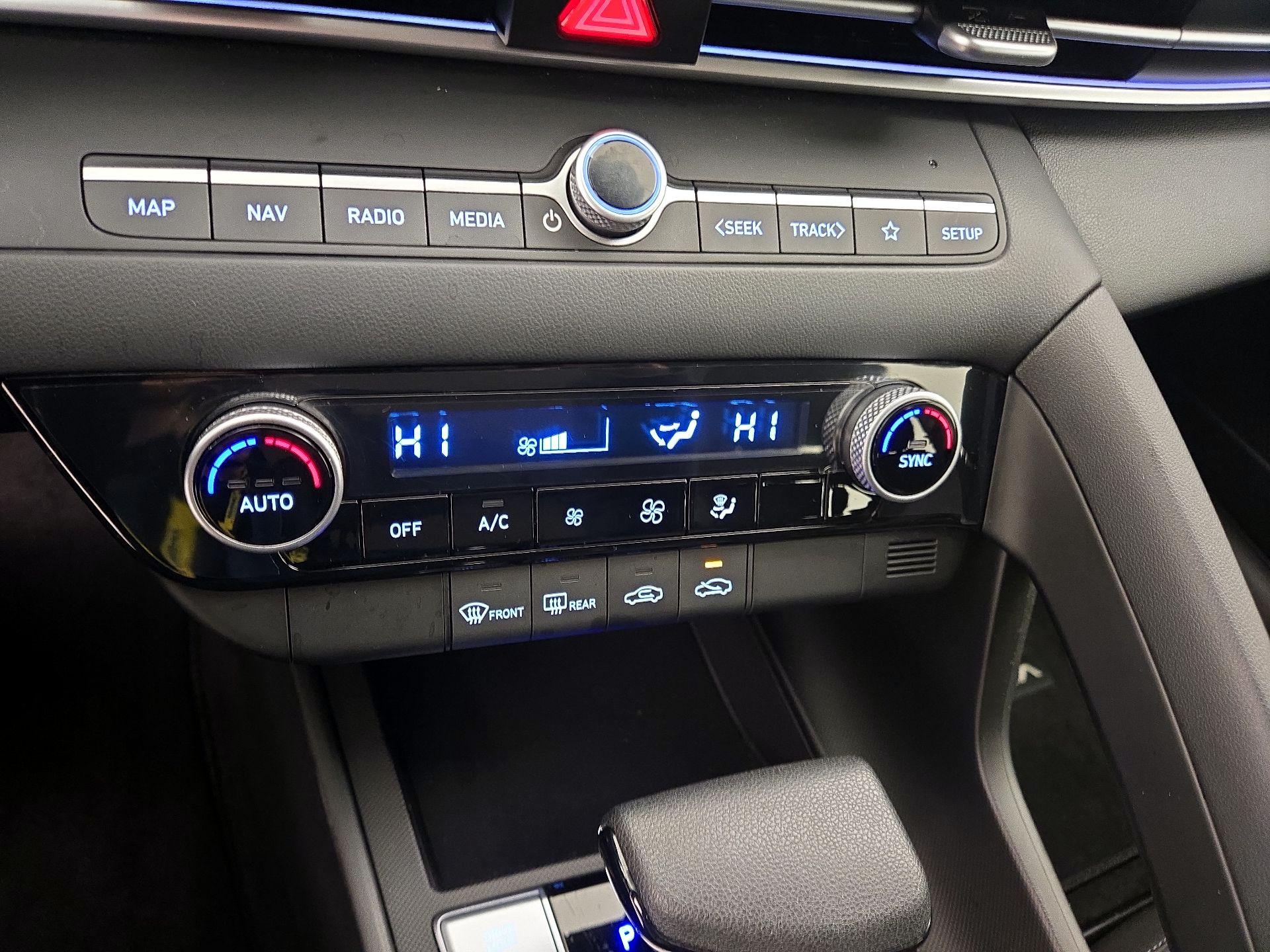 Thumbnail: 2024 Hyundai Elantra - 17