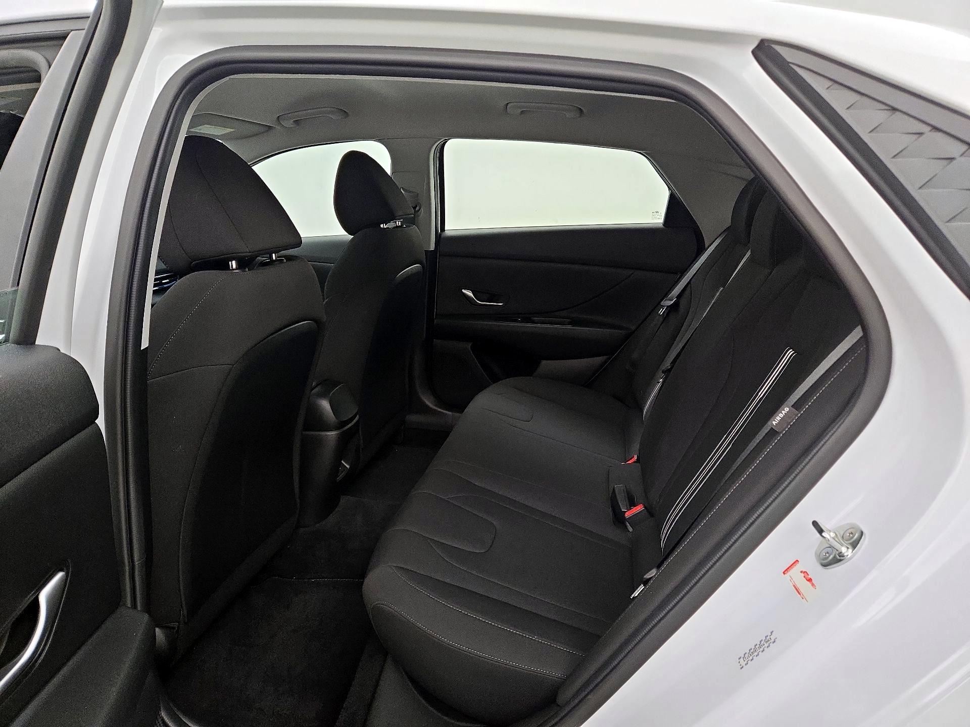 Thumbnail: 2024 Hyundai Elantra - 20