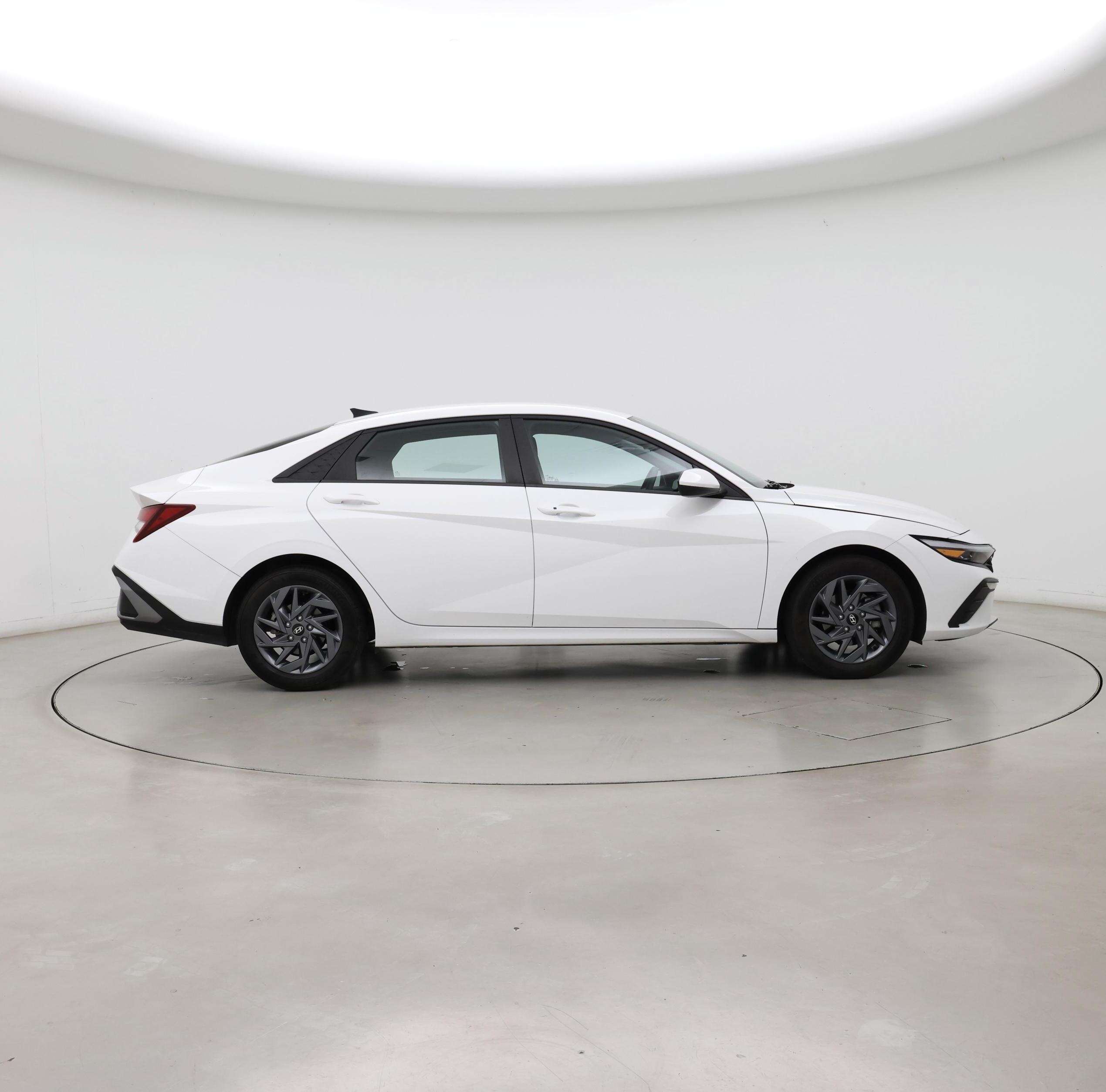 Thumbnail: 2024 Hyundai Elantra - 7