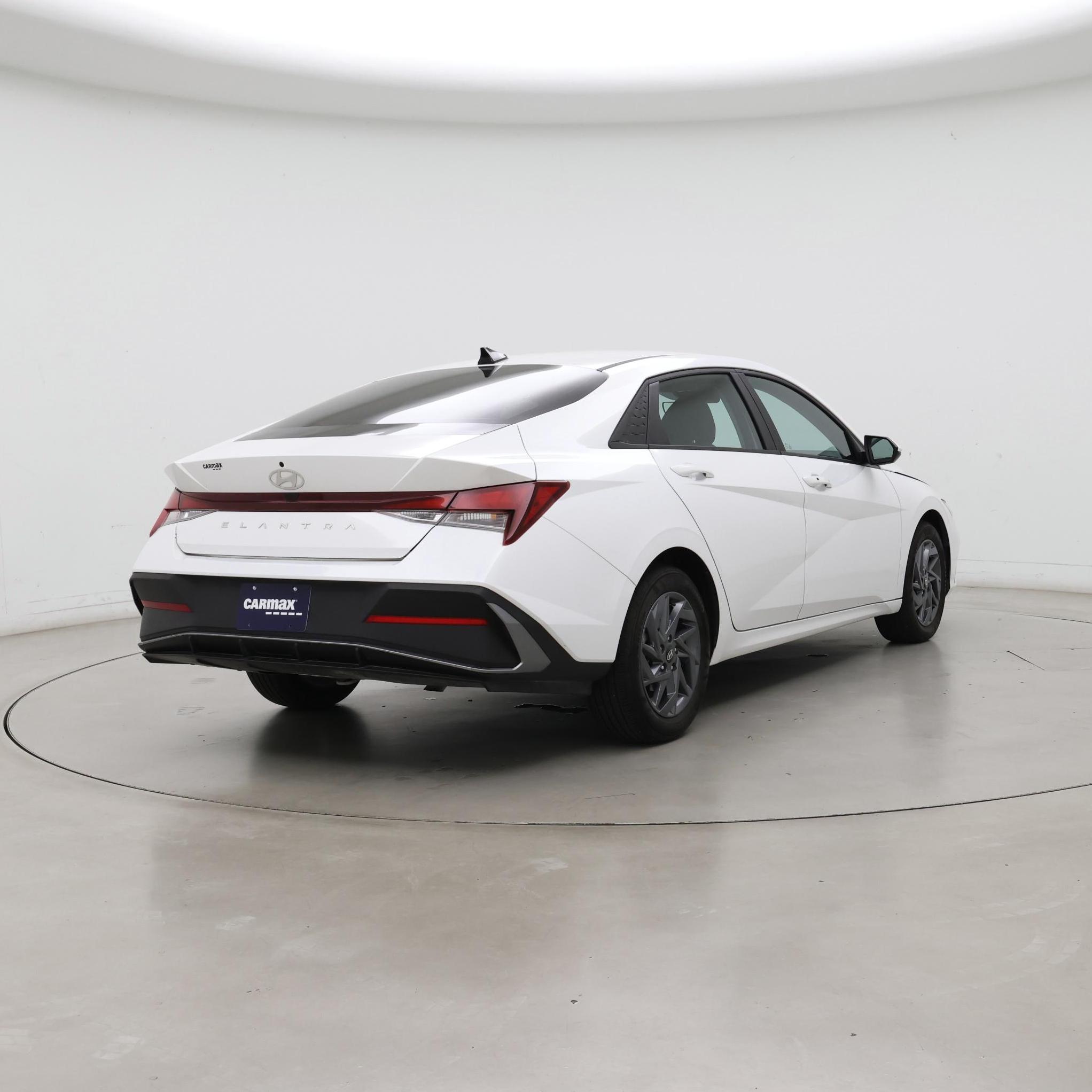 Thumbnail: 2024 Hyundai Elantra - 8