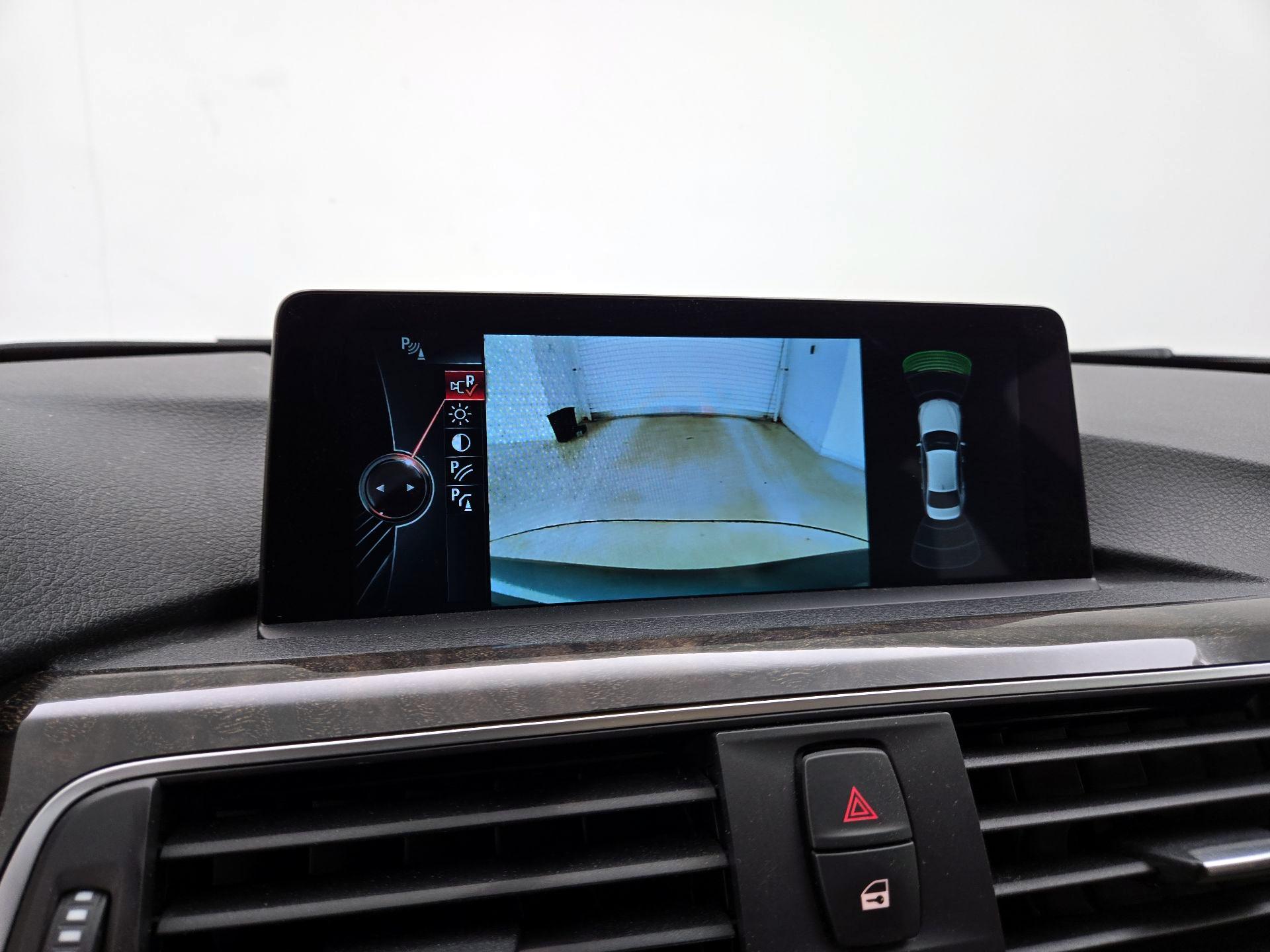 Thumbnail: 2016 BMW 3 Series - 15