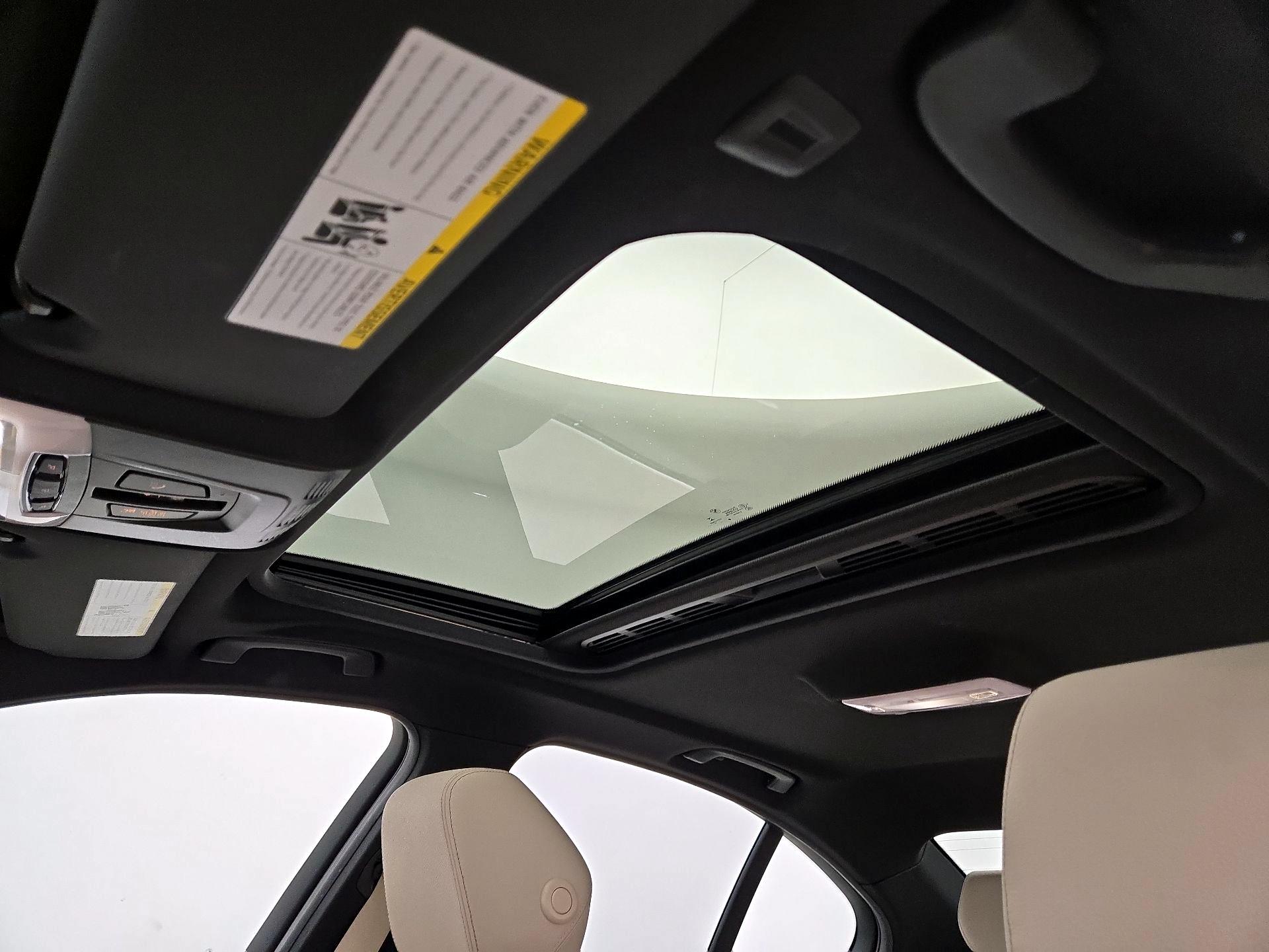 Thumbnail: 2016 BMW 3 Series - 20