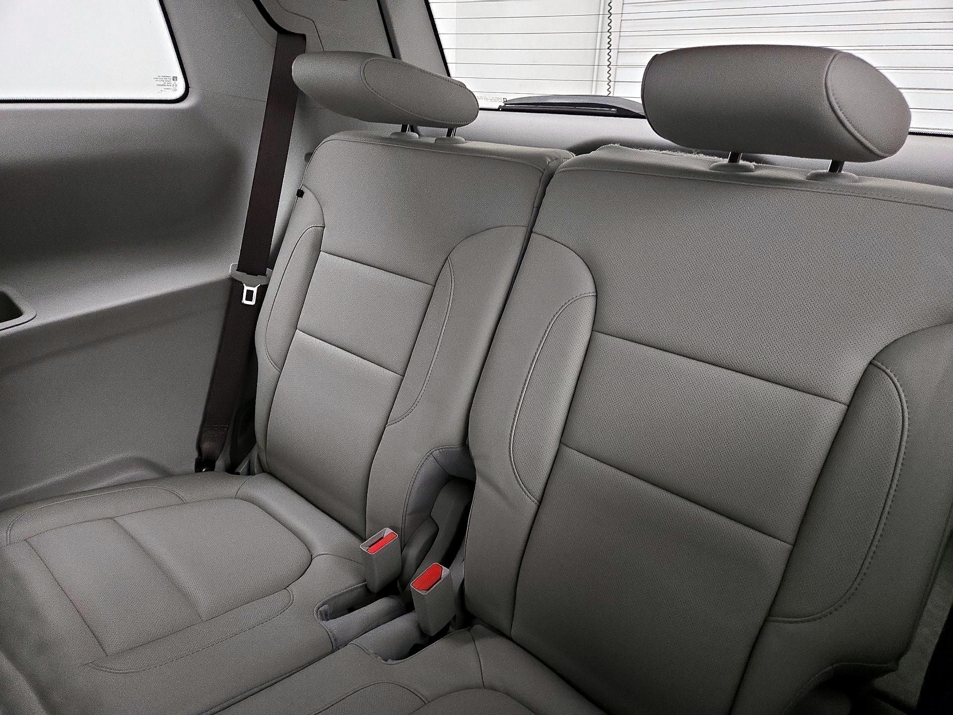 Thumbnail: 2017 GMC Acadia - 20