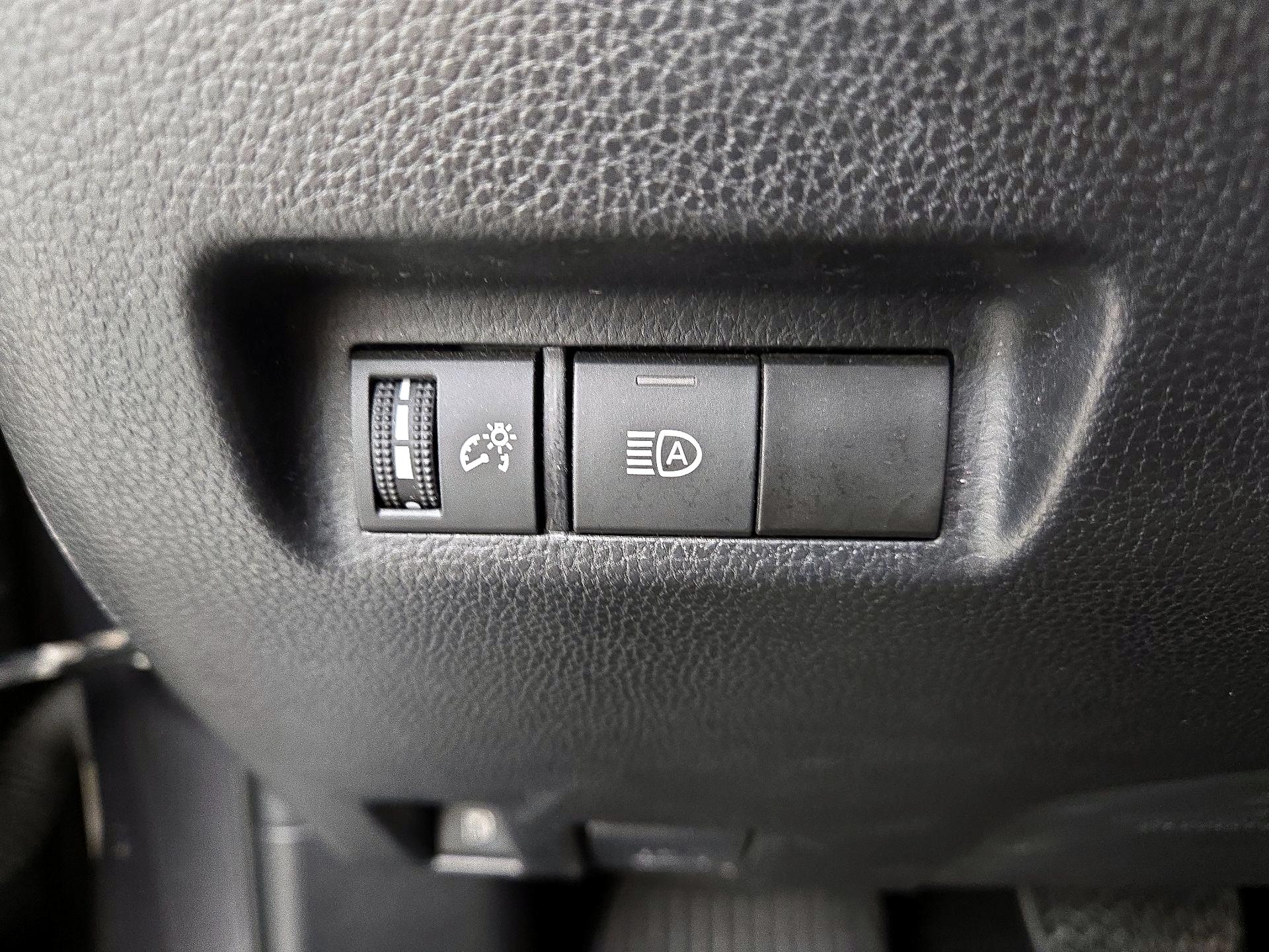 Thumbnail: 2021 Toyota RAV4 - 13