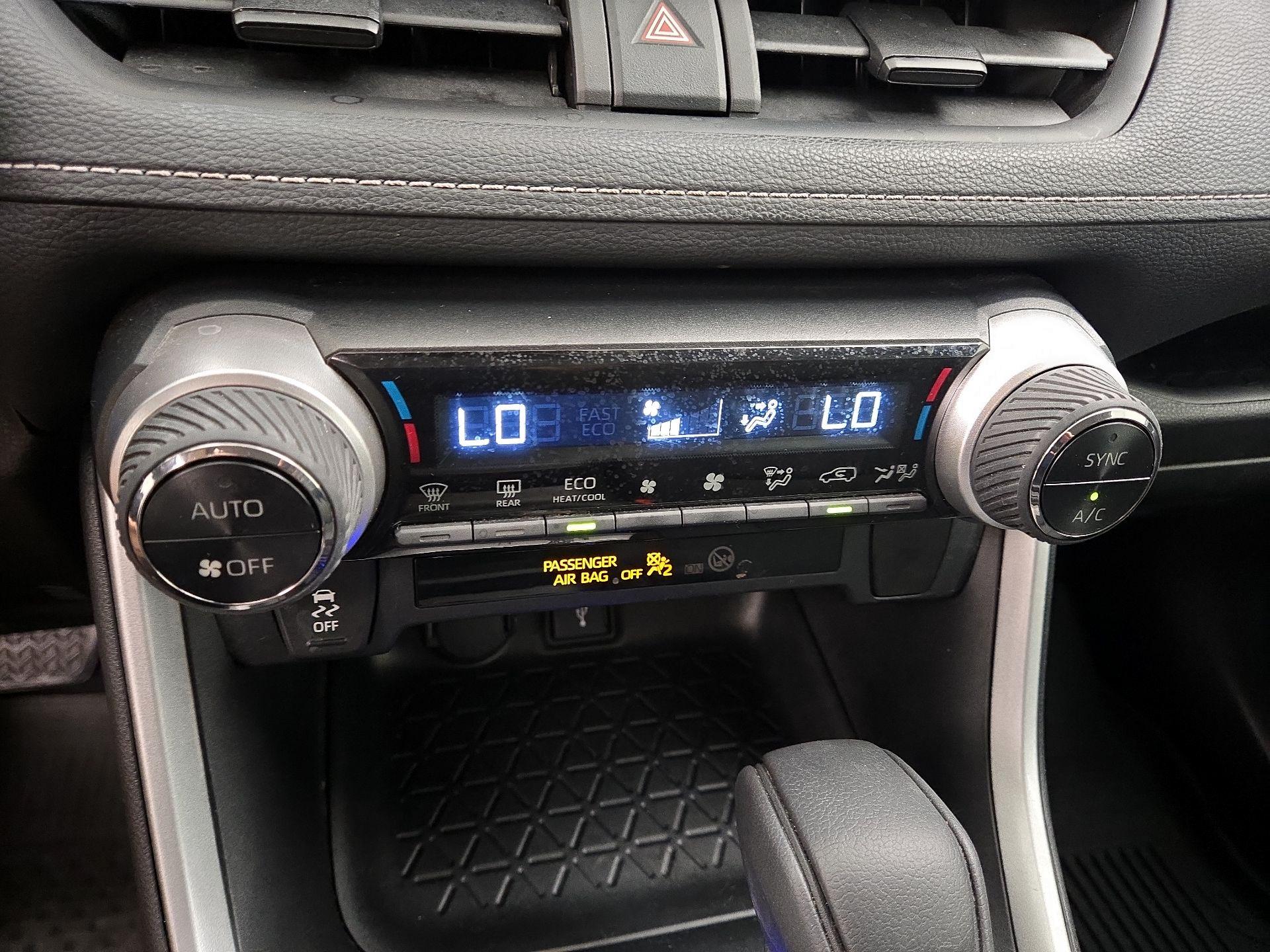 Thumbnail: 2021 Toyota RAV4 - 16