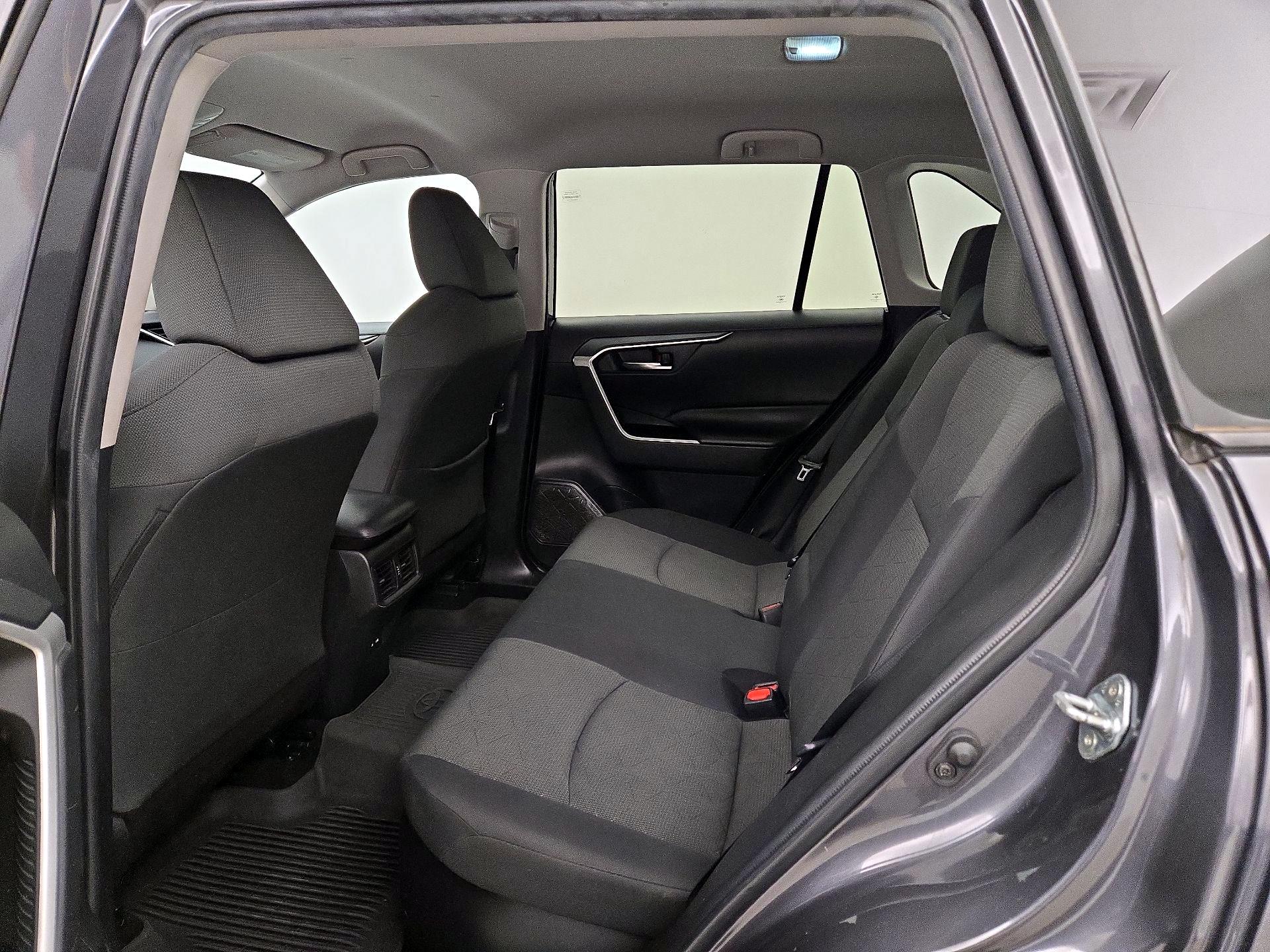 Thumbnail: 2021 Toyota RAV4 - 19